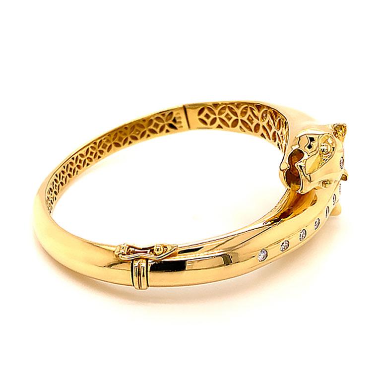 Round Cut Jaguar Diamond Hinged Bangle Bracelet in 18k Yellow Gold For Sale