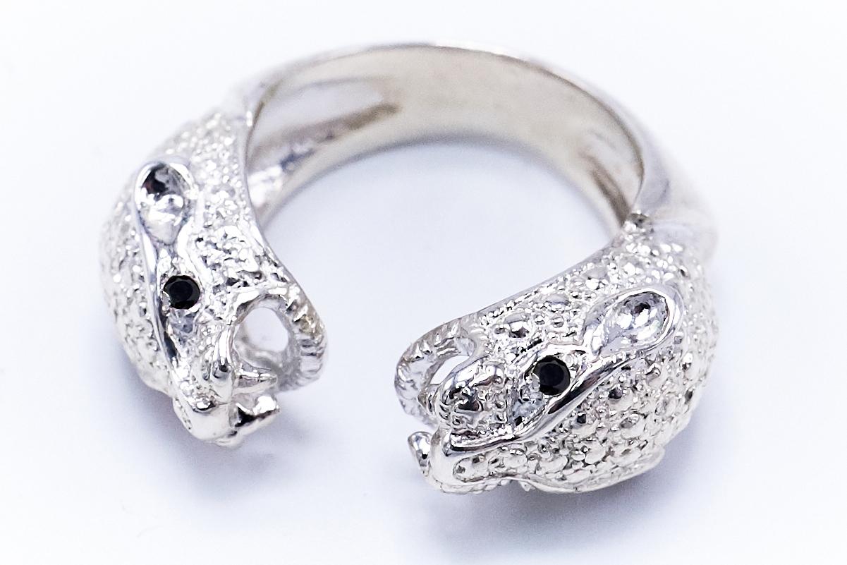 Bague Jaguar à double tête de cocktail en argent sterling et diamant noir J Dauphin Neuf - En vente à Los Angeles, CA