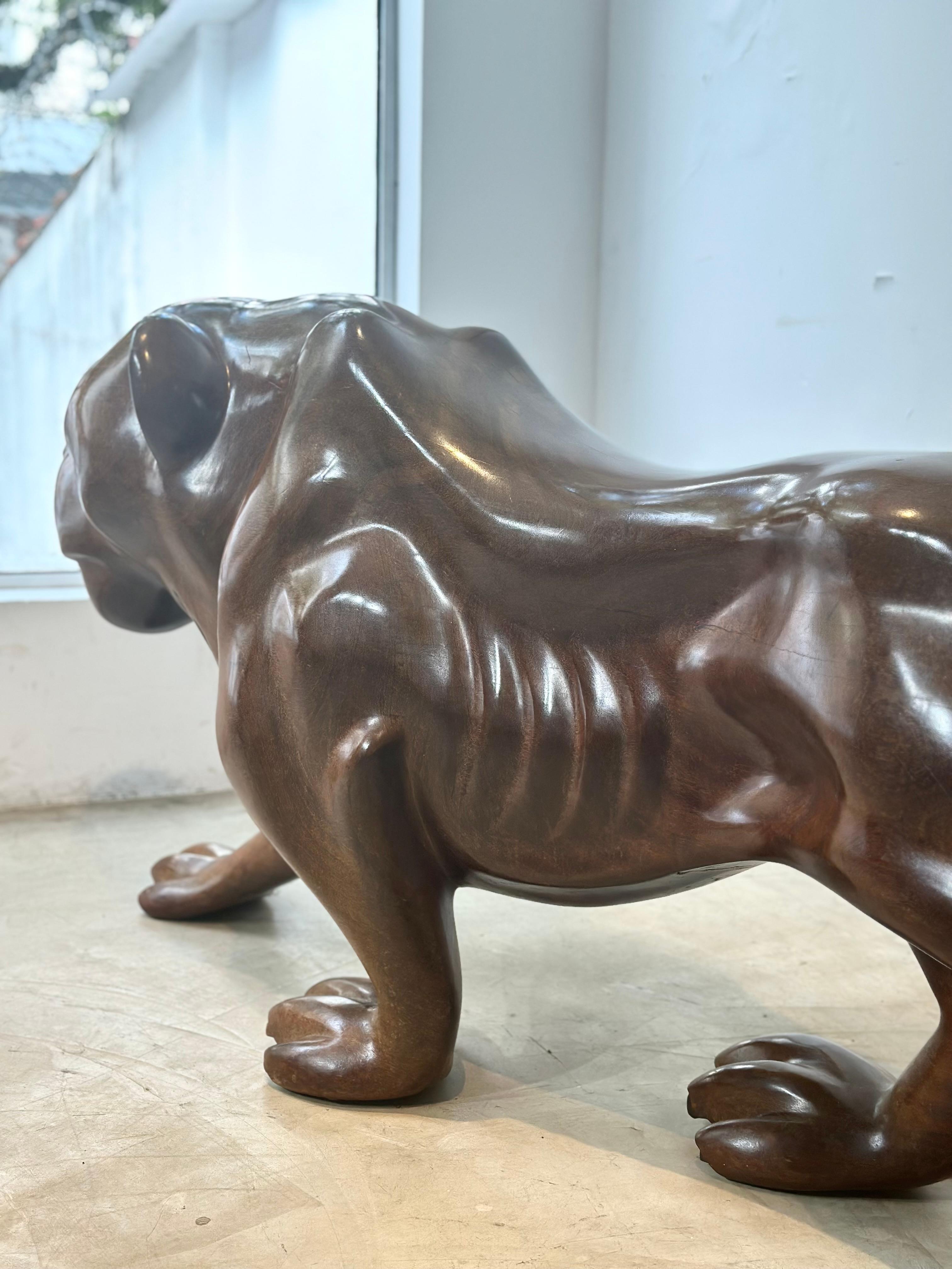 Moderne Sculpture Jaguar en bois en vente