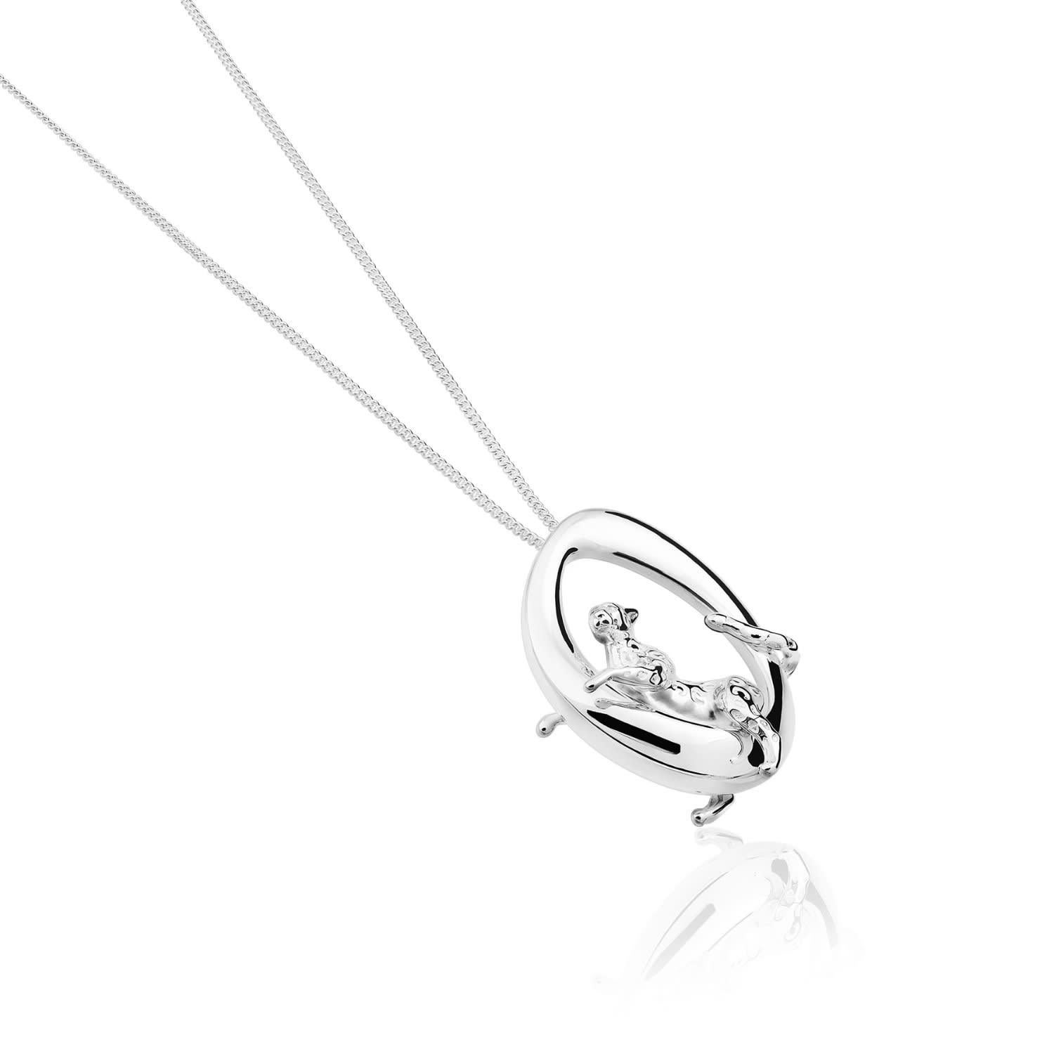 The Jaguar Small Pendant from the Animal´s Collection by TANE is made in silver .925. Suspended from a 2.36¨ long chain is an irregular link designed for the collection, inspired by nature.

TANE, the Mexican luxury brand founded in 1942, once again