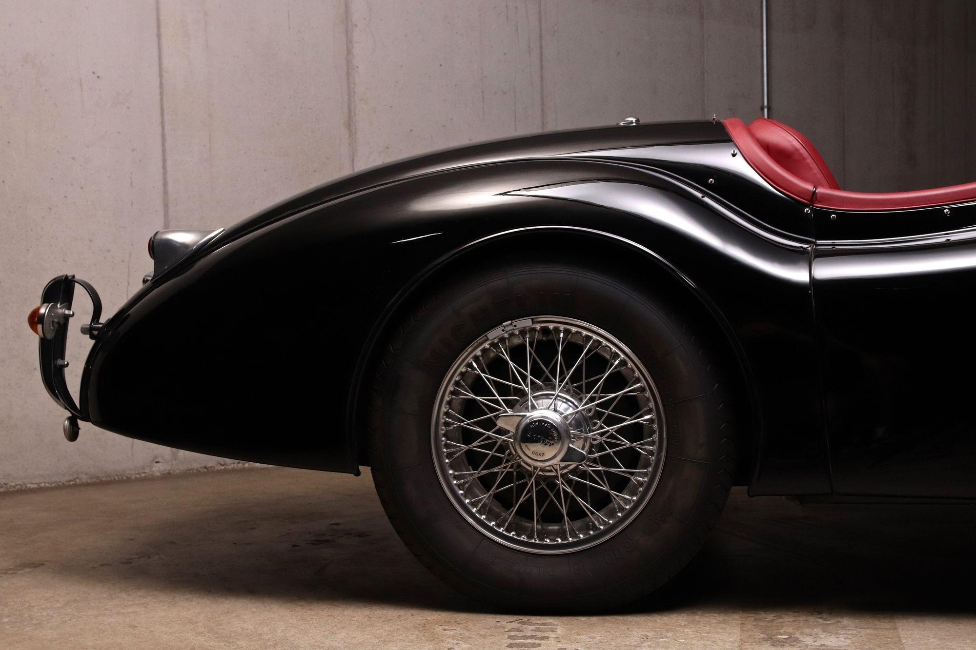 Jaguar XK 120 Roadster 1950, collection rare, état A+, avec op. expert en vente 4