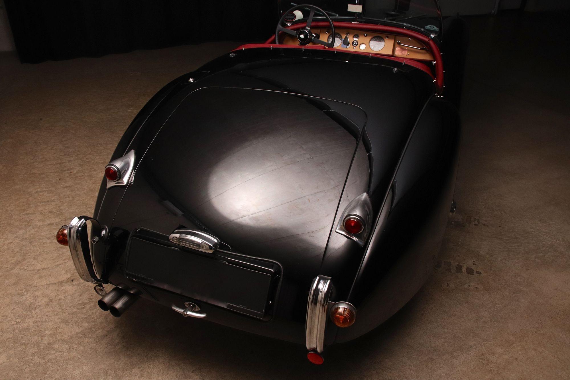 Britannique Jaguar XK 120 Roadster 1950, collection rare, état A+, avec op. expert en vente