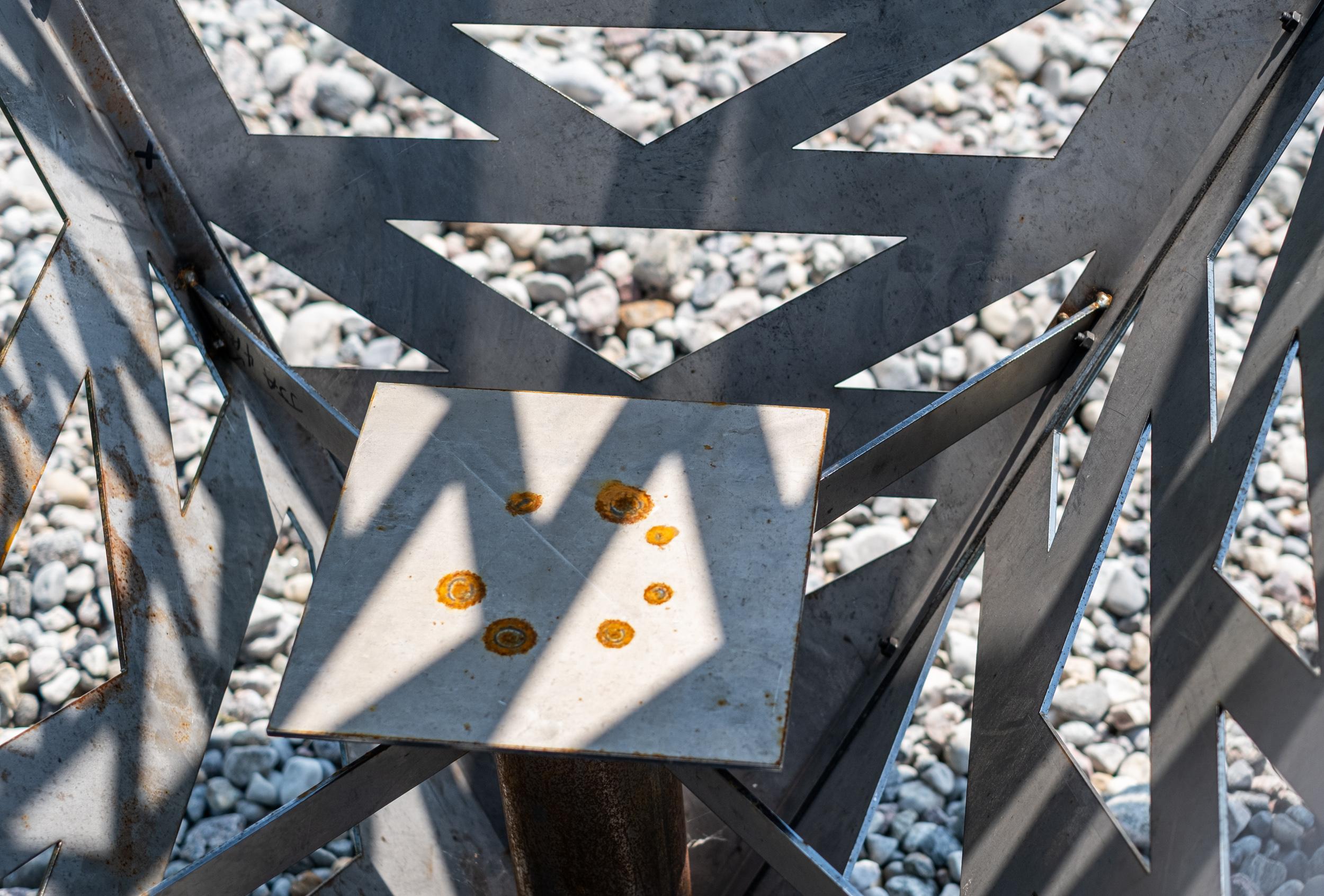 Areo - grande scultura geometrica astratta, contemporanea, in acciaio dolce, da esterno in vendita 5