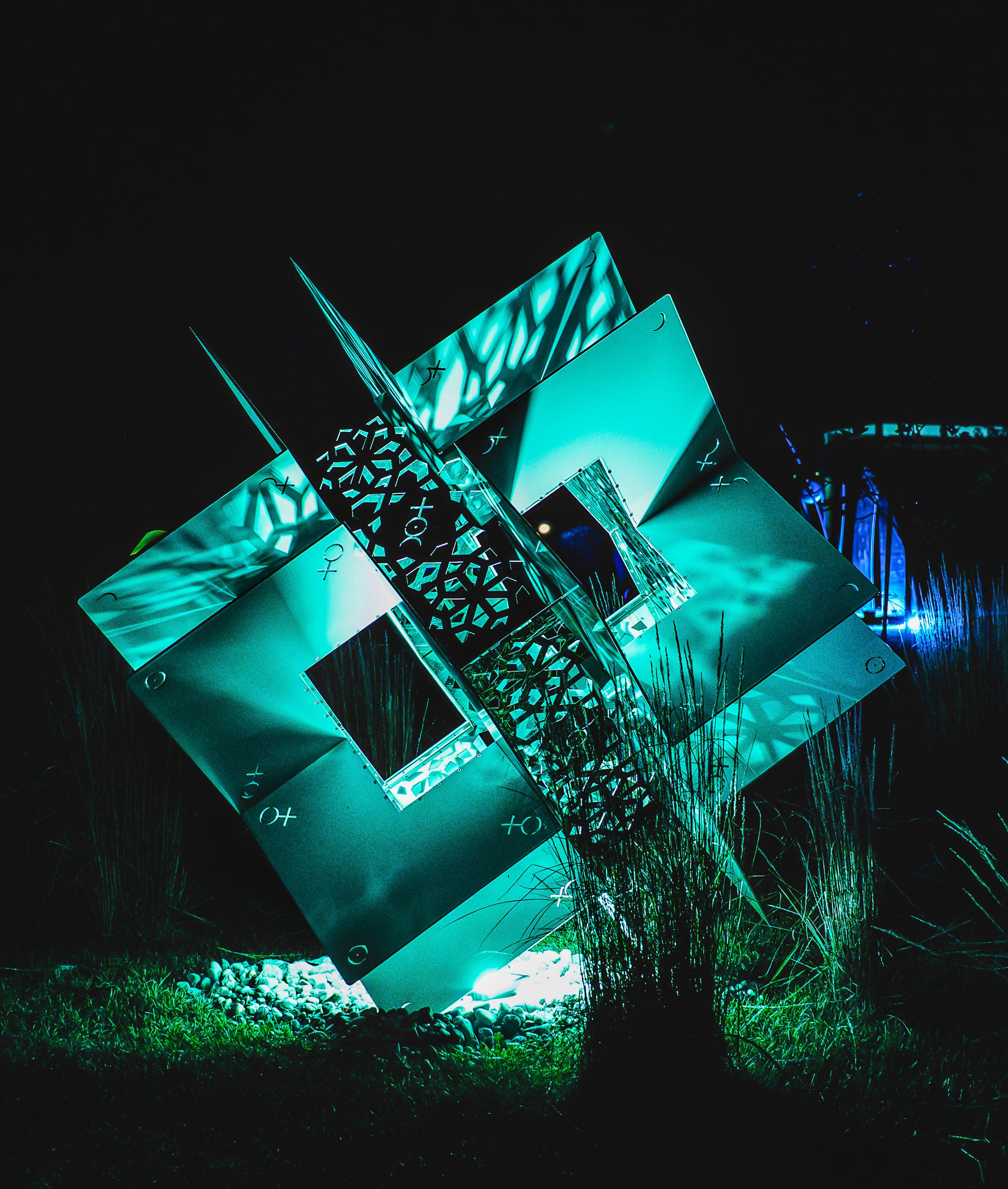 Philosopher
s Stone - scultura contemporanea, in alluminio e acciaio inossidabile, per esterni