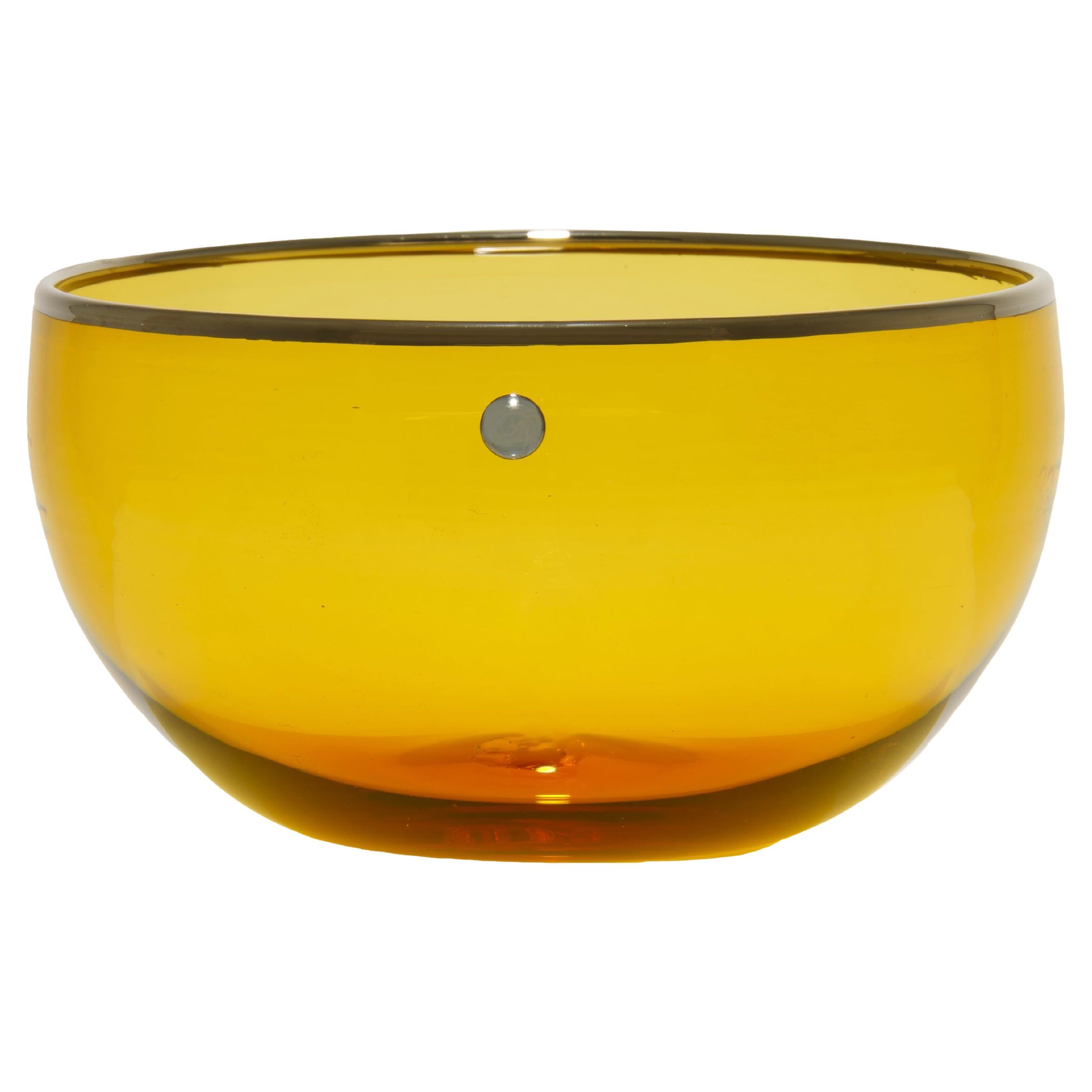 JAI amber bowl with platinum rim and hematite stone, by Giberto Venezia