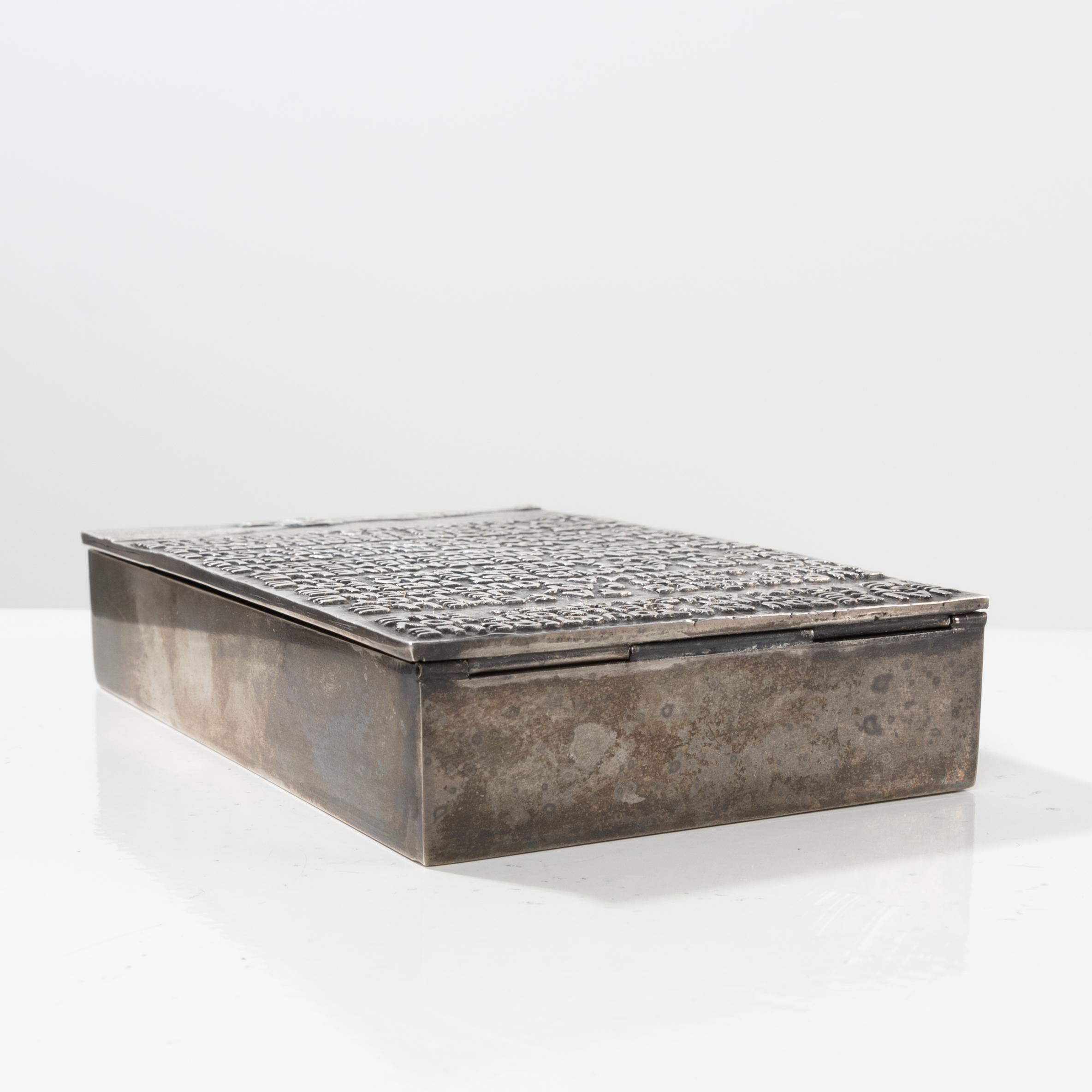 20ième siècle J’ai perdu ma tourterelle by Line Vautrin – Box in silvered bronze en vente