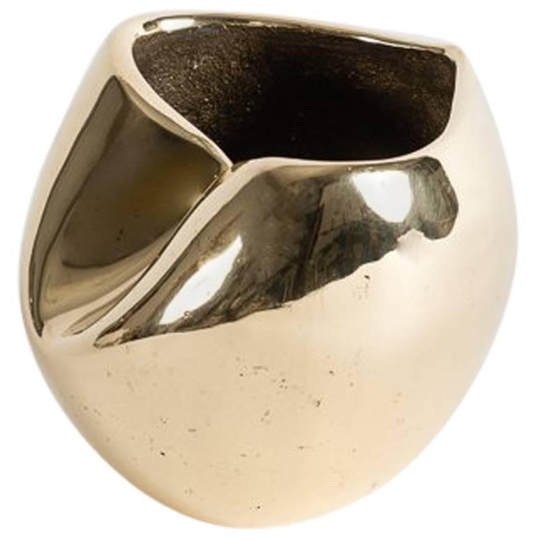 Urne contemporaine moyenne Jaimal Odedra « Heart », en bronze, Maroc, 2018