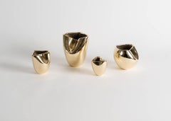 Ensemble de quatre urnes contemporaines Jaimal Odedra « Hearts », en bronze, Maroc, 2018