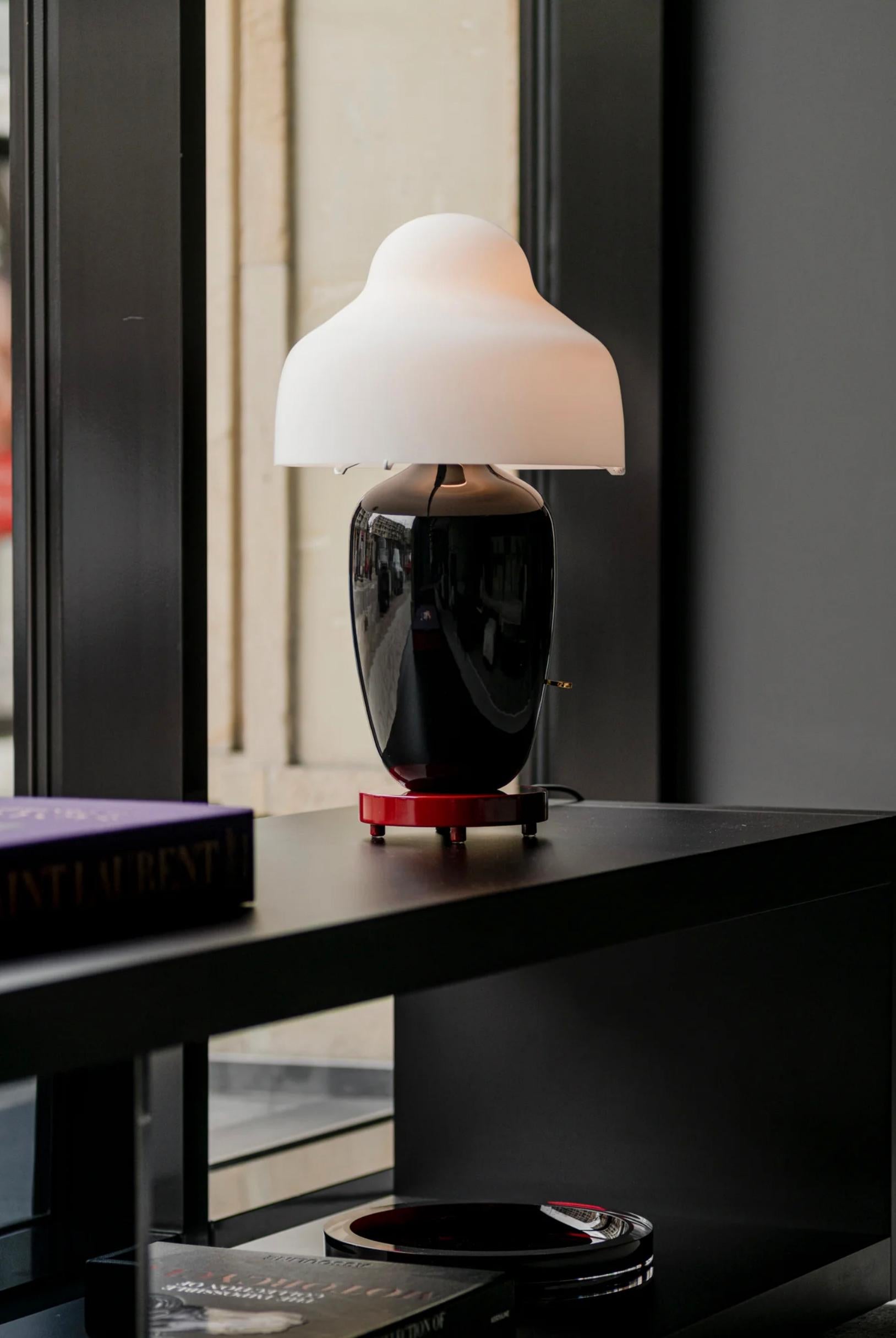 Jaime hayan Chinoz Tischlampe mit schwarzem Burgundy-Sockel für Parachilna, Jaime hayan im Angebot 3