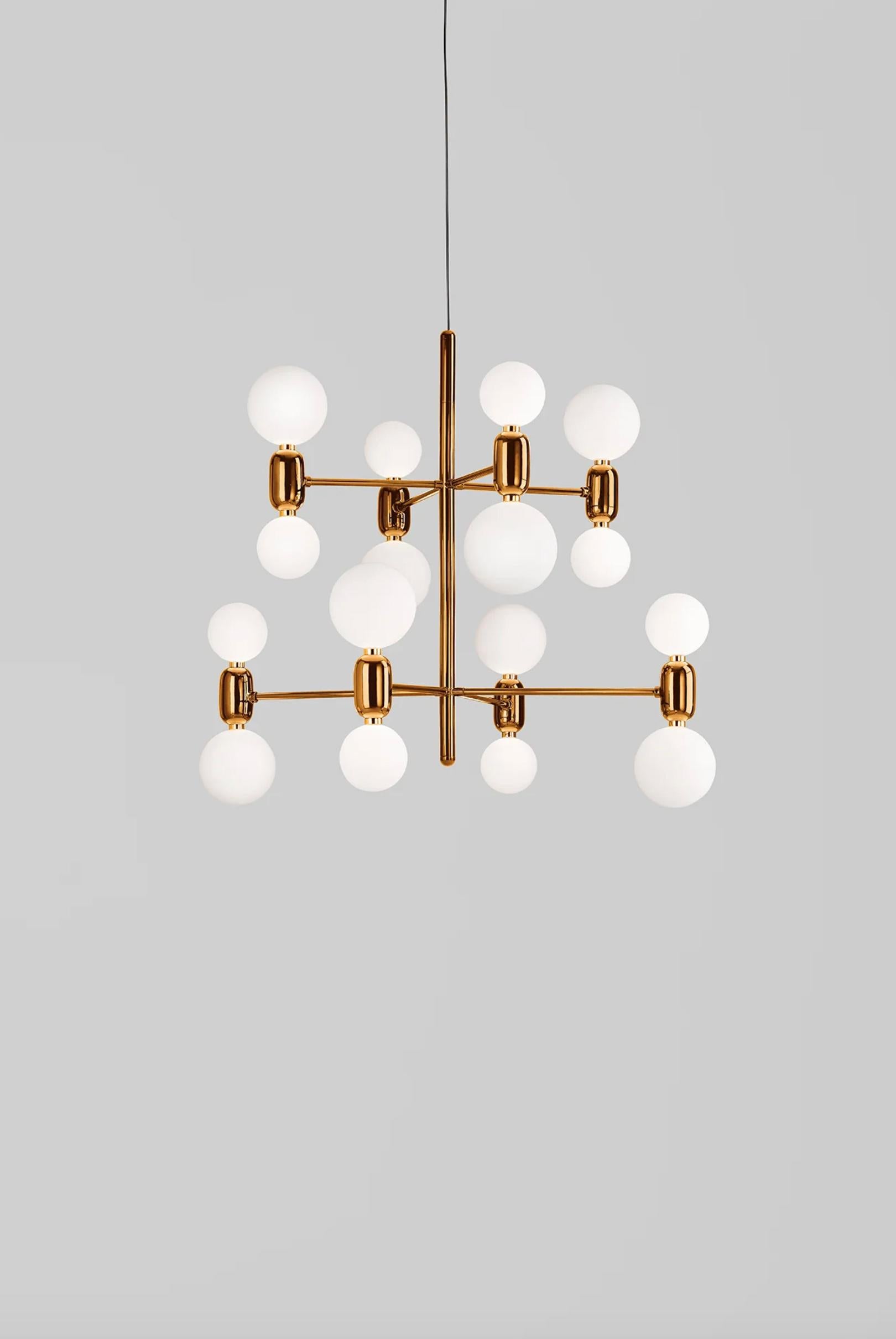 Jaime Hayon Aballs-Kronleuchter, 8 Gold  Hängeleuchte für Parachilna 

Glänzende und auffällige Collection'S. Zwei edle MATERIALS: Keramik und Glas. Beide werden in traditioneller Handwerkskunst von Hand gefertigt.

Details zum