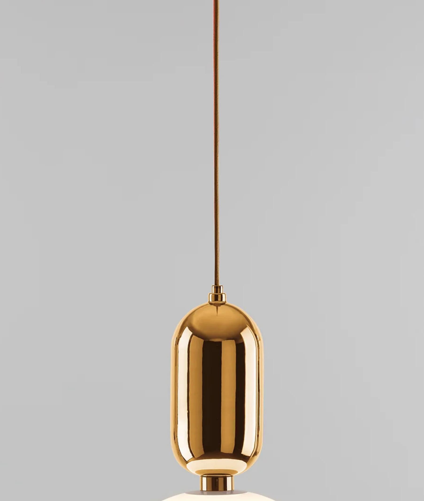 Mid-Century moderno Jaime Hayon Aballs T Gr Golden  Lampada a sospensione per Parachilna in vendita