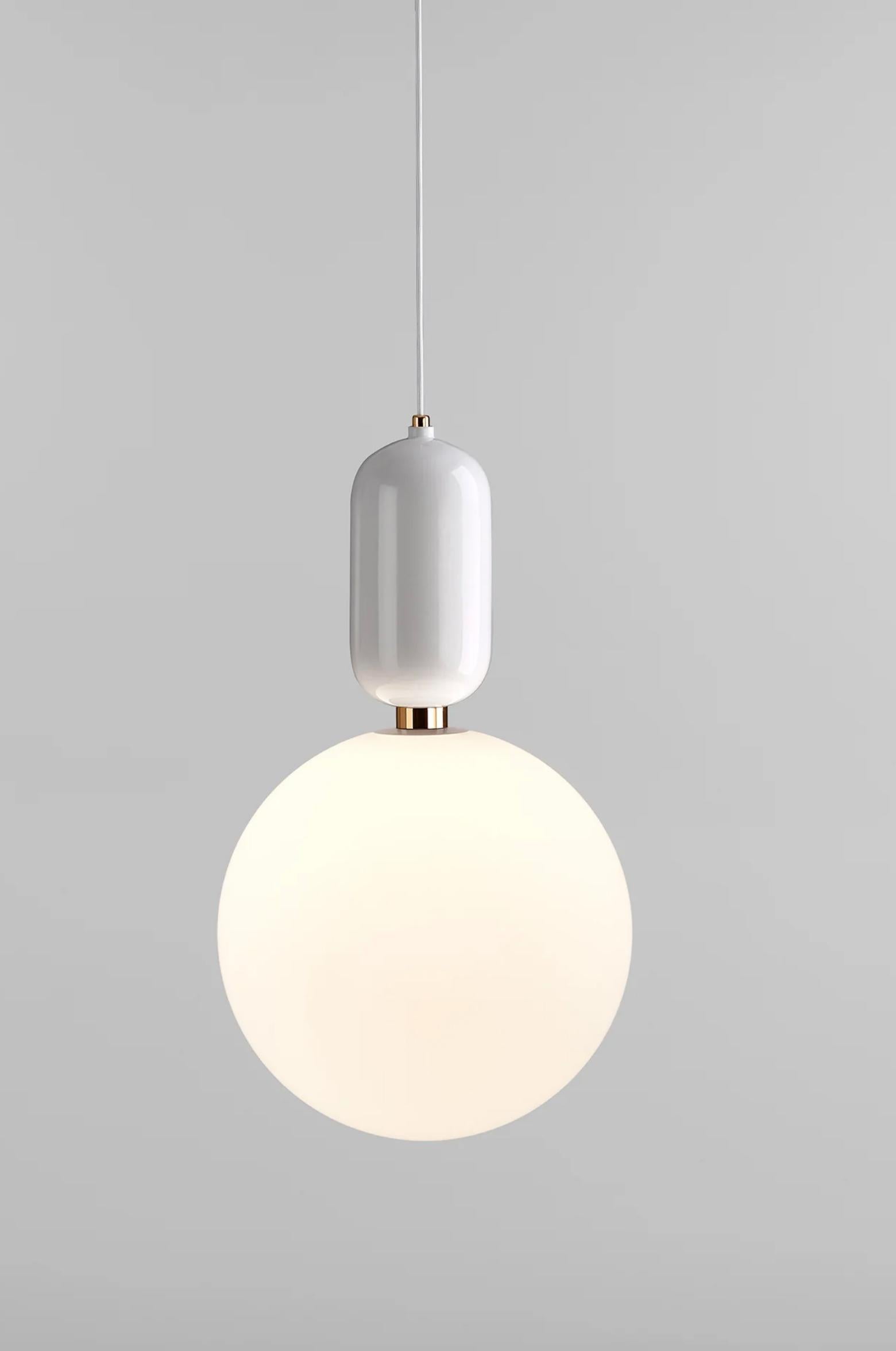 Jaime Hayon Aballs T Gr Weiße Hängeleuchte für Parachilna 

Glänzende und auffällige Collection'S. Zwei edle MATERIALS: Keramik und Glas. Beide werden in traditioneller Handwerkskunst von Hand gefertigt.

Details zum Produkt
Handgefertigter