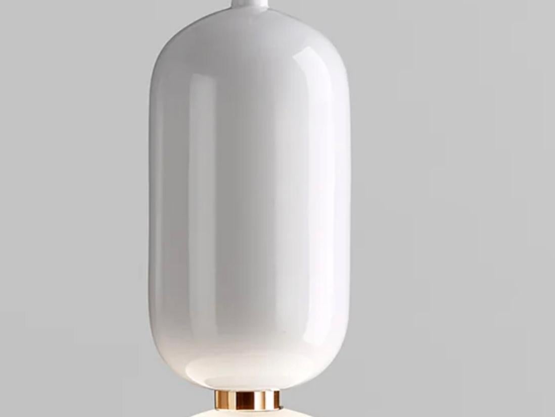 Lampe à suspension blanche « T Me » de Jaime Hayon pour Parachilna Neuf - En vente à Barcelona, Barcelona