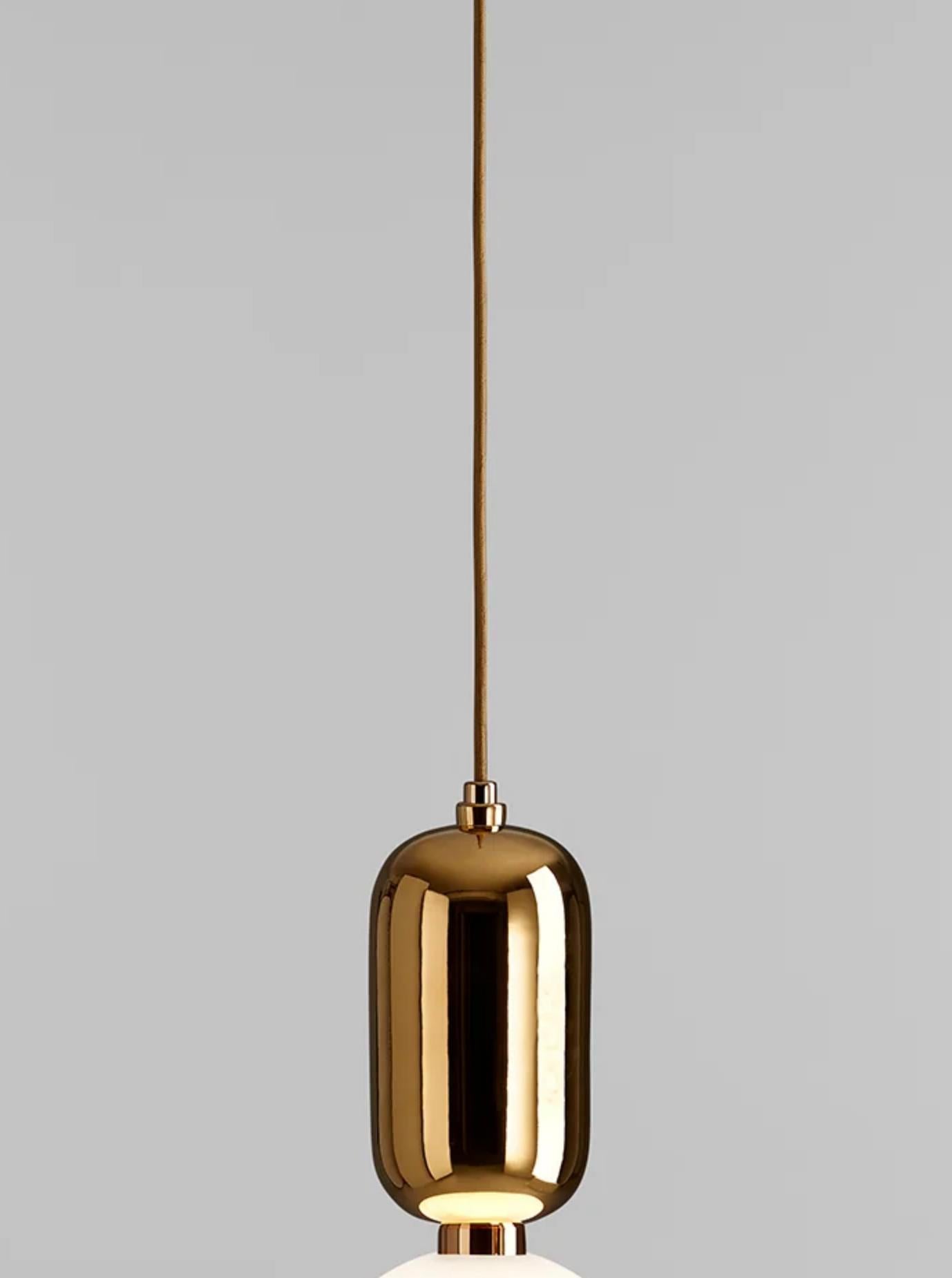 XXIe siècle et contemporain Lampe à suspension T PE dorée Jaime Hayon Aballs pour Parachilna en vente