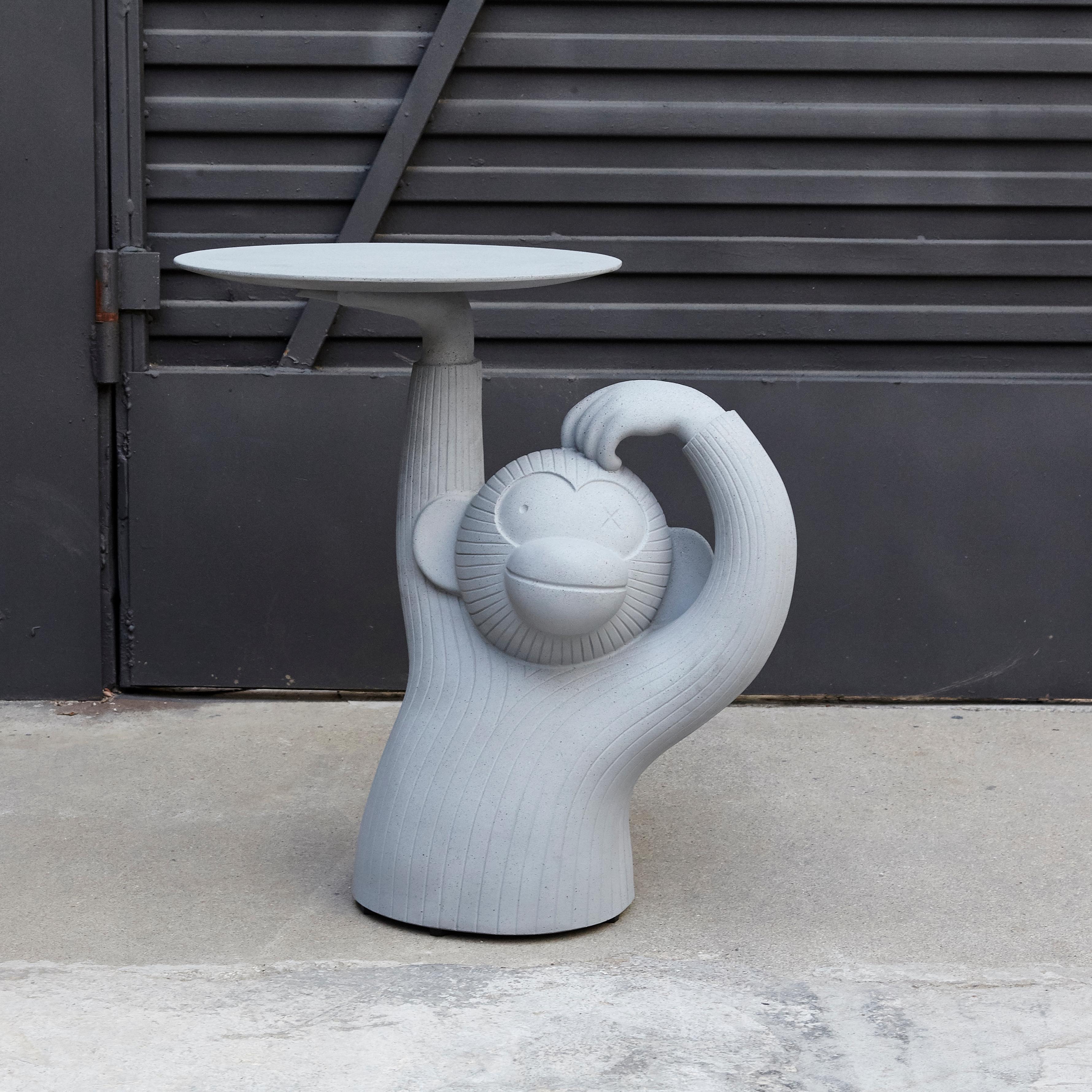 Moderne Table singe d'appoint contemporaine en béton gris Jaime Hayon en vente
