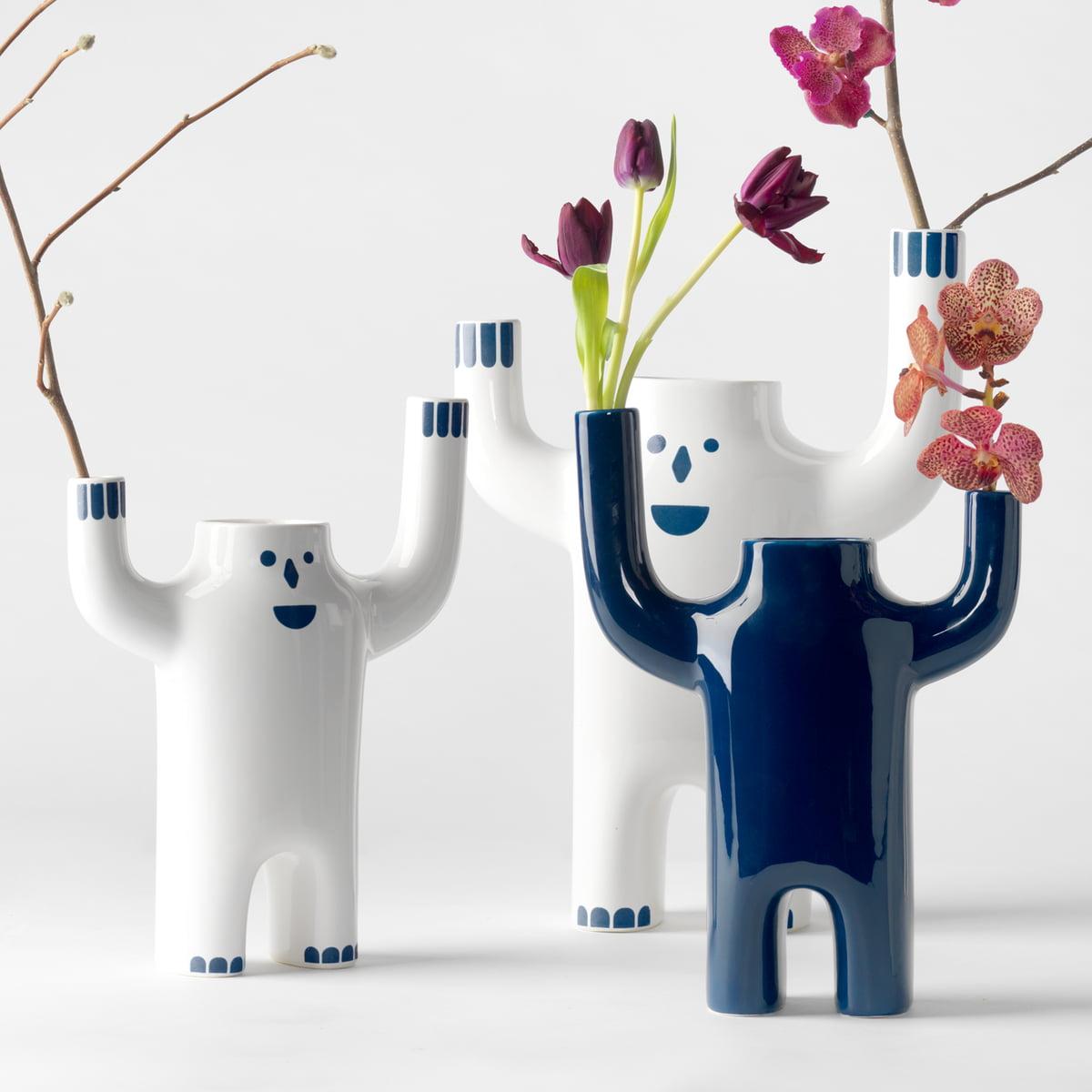 Jaime Hayon Zeitgenössische glasierte Keramikvase Dekoratives Objekt in Weiß und Blau (Glasiert) im Angebot