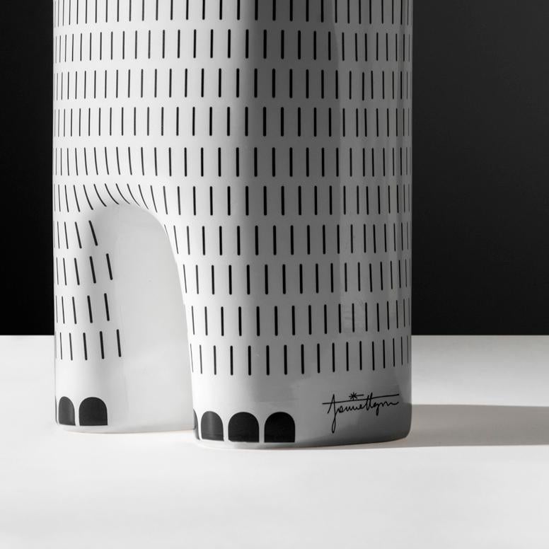 Jaime Hayon Jarrón Contemporáneo Esmaltado Susto Feliz Blanco Siglo XXI y contemporáneo en venta