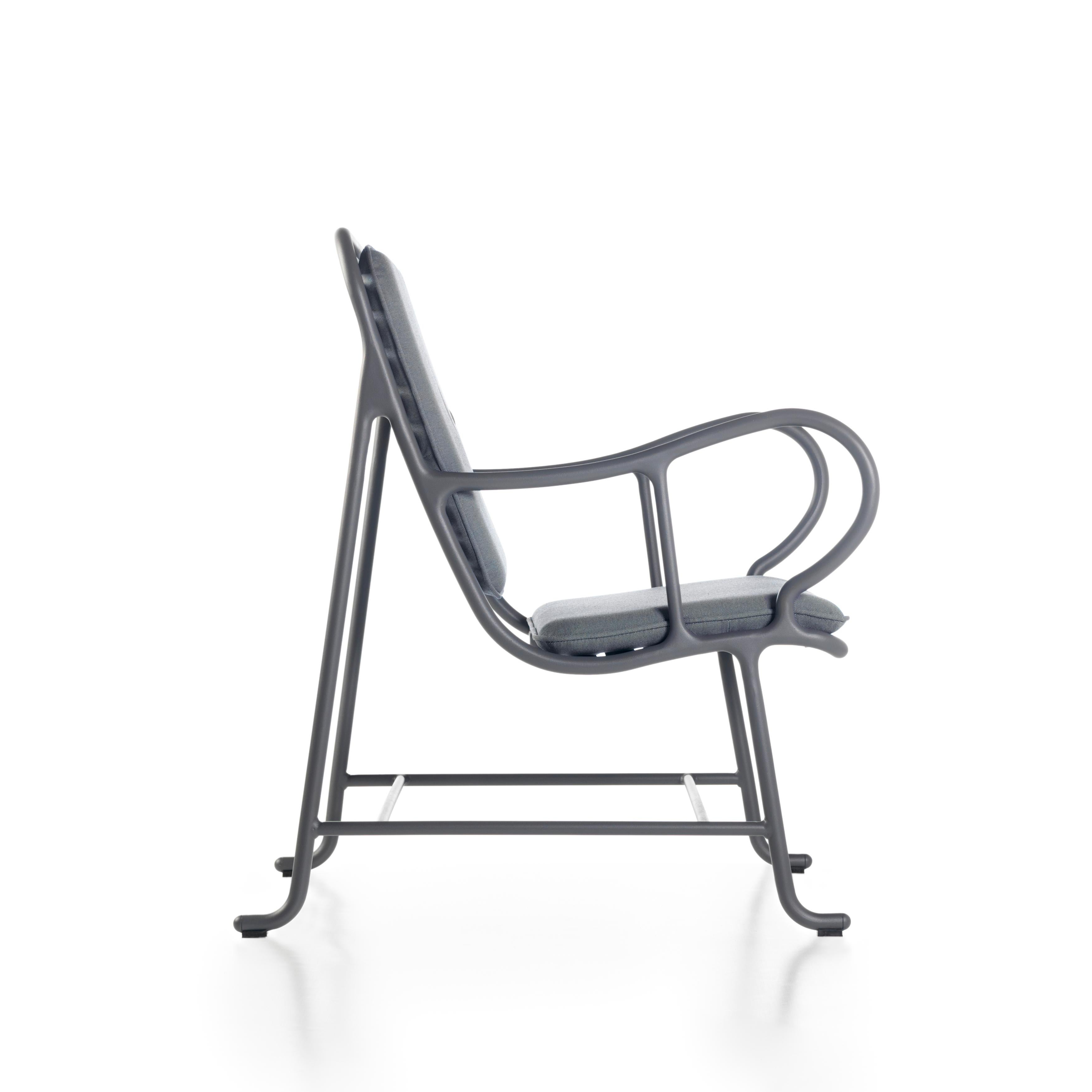 The Gardenias collection is the second largest collection by Jaime Hayon for BD.
Structure made of cast and extruded aluminium. Powder-coated grey (RAL 7015) with Alesta by Axalta. 

Removable upholstery and removable cushion covers, waterproof