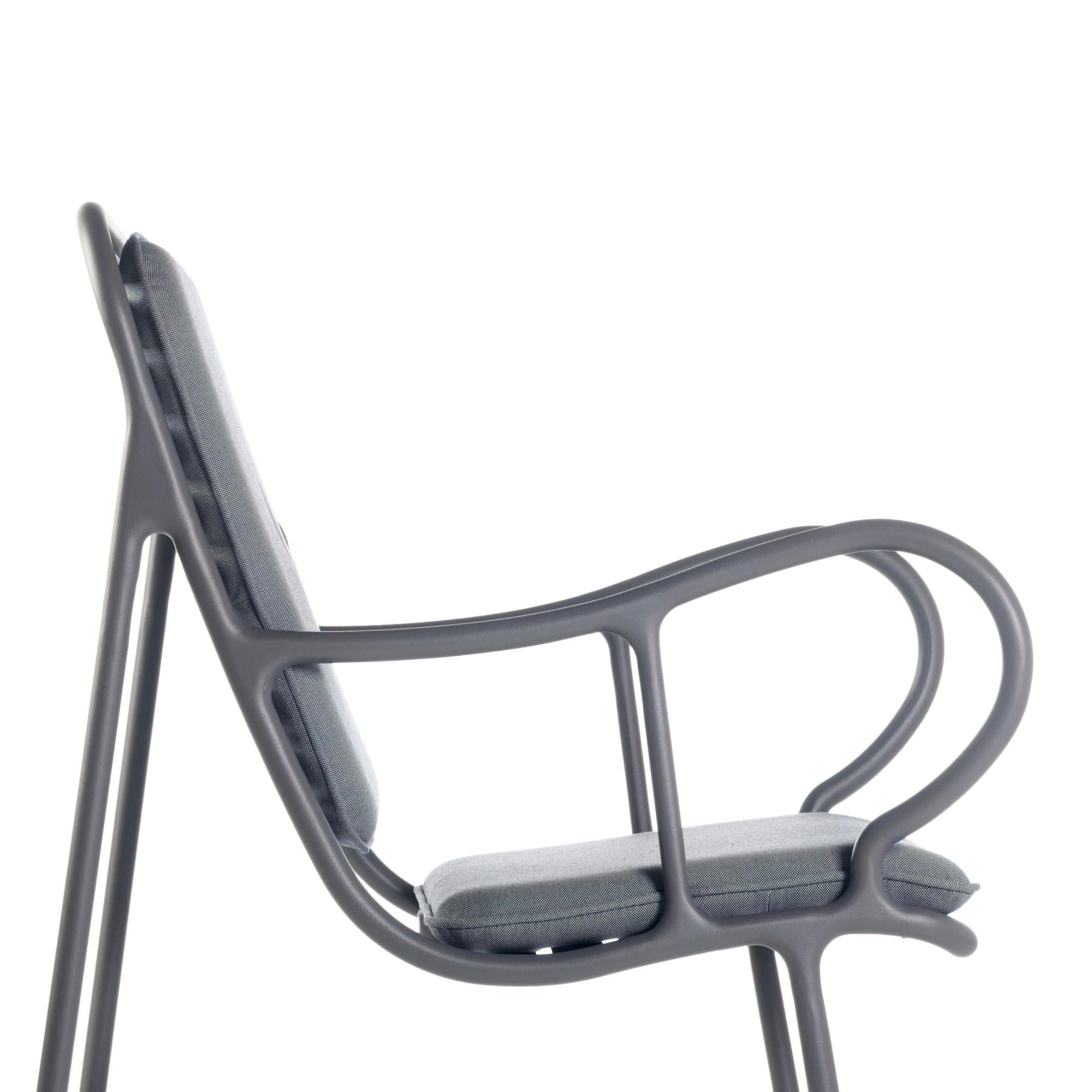 Jaime Hayon Contemporary Grey Gardenias Sessel für draußen (Gemalt) im Angebot