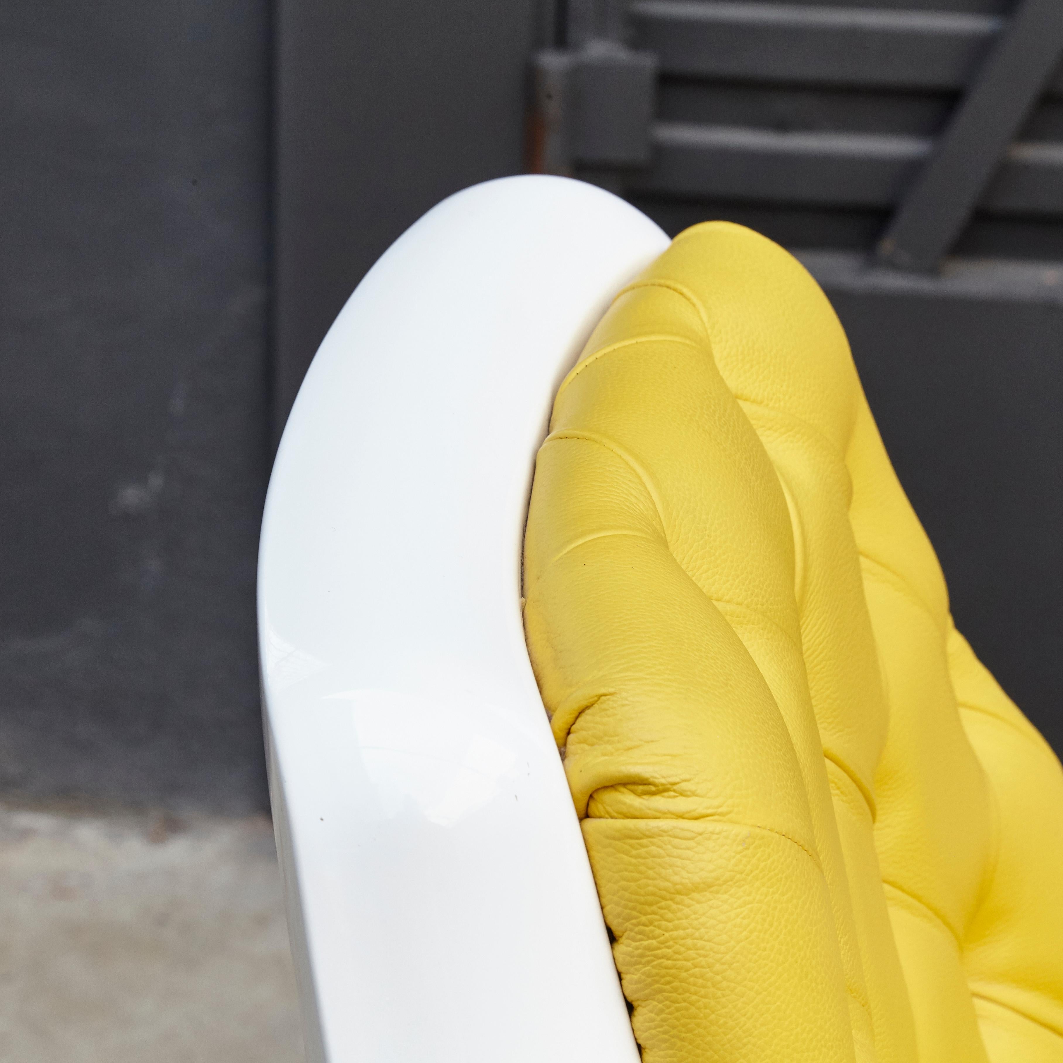 Jaime Hayon Contemporary Showtime Armchair Lacquered White and Yellow 7