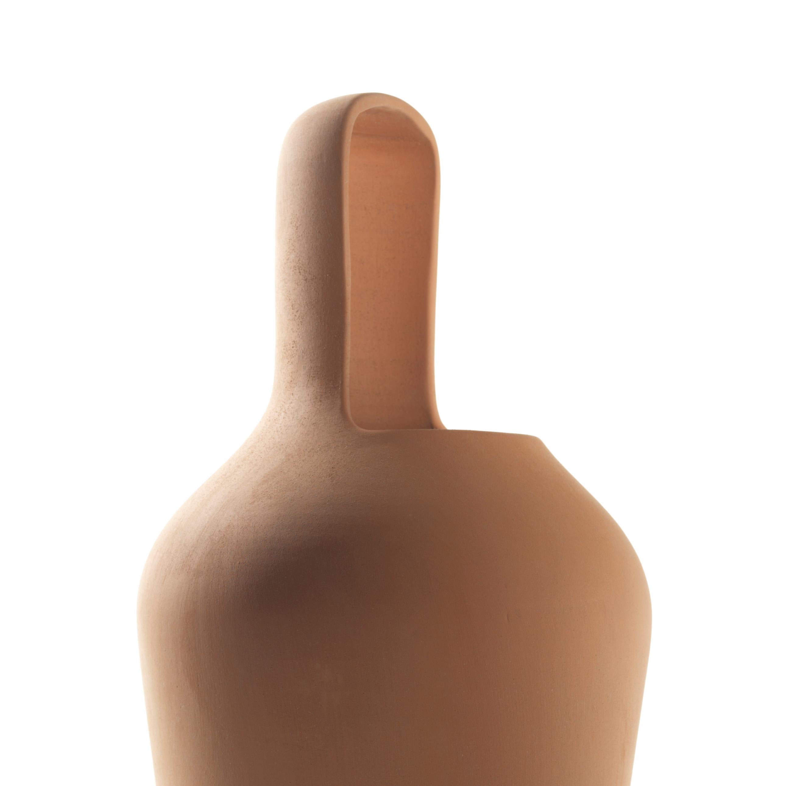 XXI secolo e contemporaneo Jaime Hayon Set di vasi grandi in terracotta contemporanei di gardenie in vendita