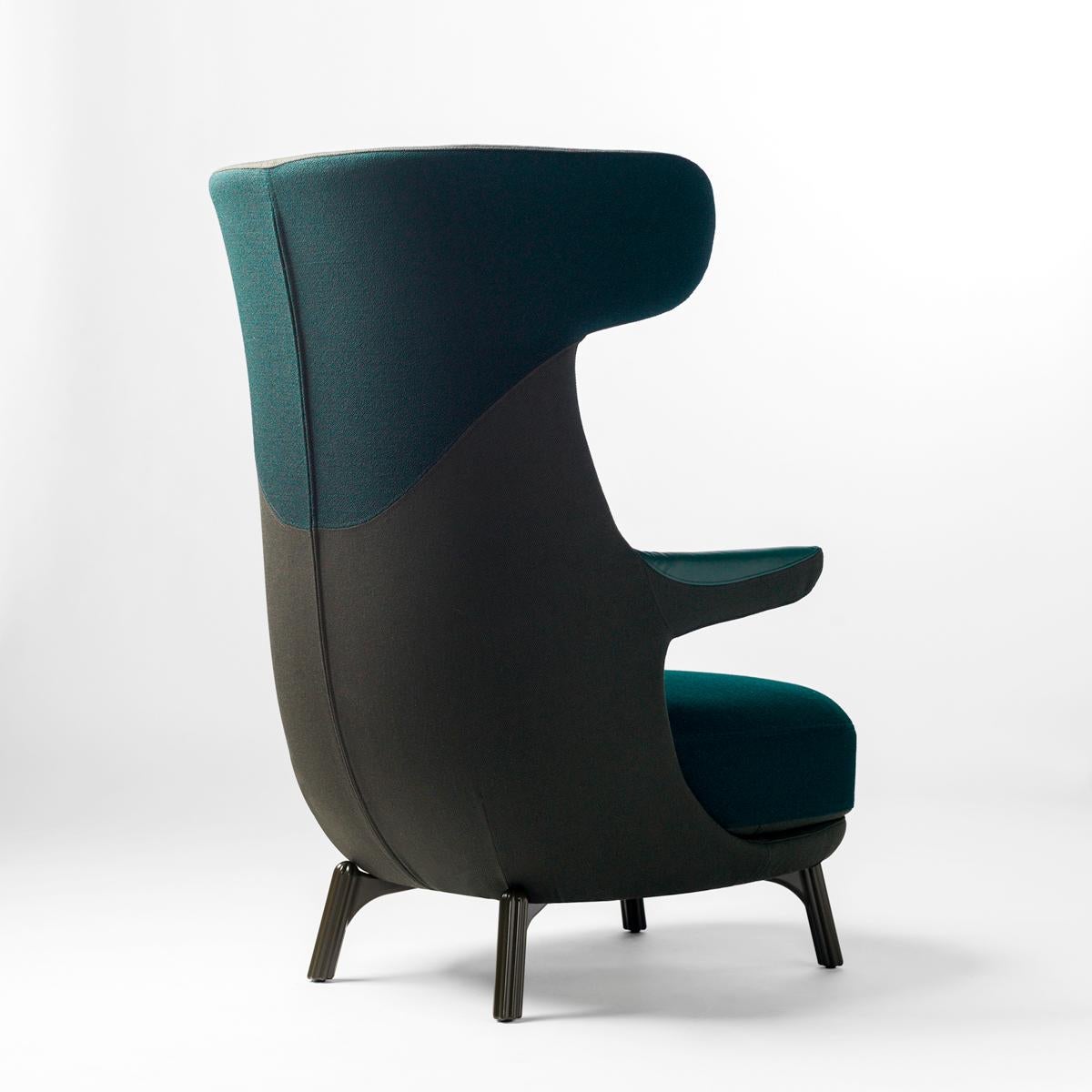 Dino armchair designed by Jaime Hayonmonufactured by BD

Main body made of rigid polyurethane covered with polyether foam cushioning. A fixed head rest, seat cushion and backrest in polyether foam cushioning. Cushion covers are removable. 

Cast