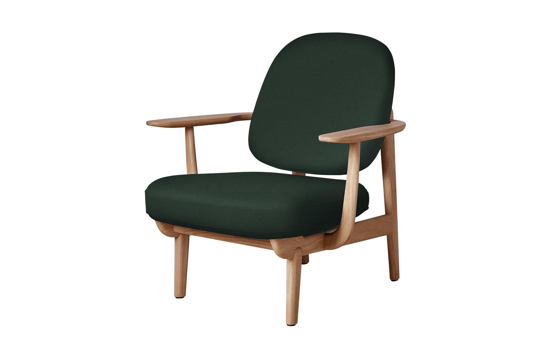 Fruto de la última colaboración entre Fritz Hansen y Jaime Hayon, la tumbona Fred logra el equilibrio perfecto entre pasado y futuro, convirtiendo el descanso en una nueva forma de arte.

Perfectamente proporcionada, con una sólida estructura