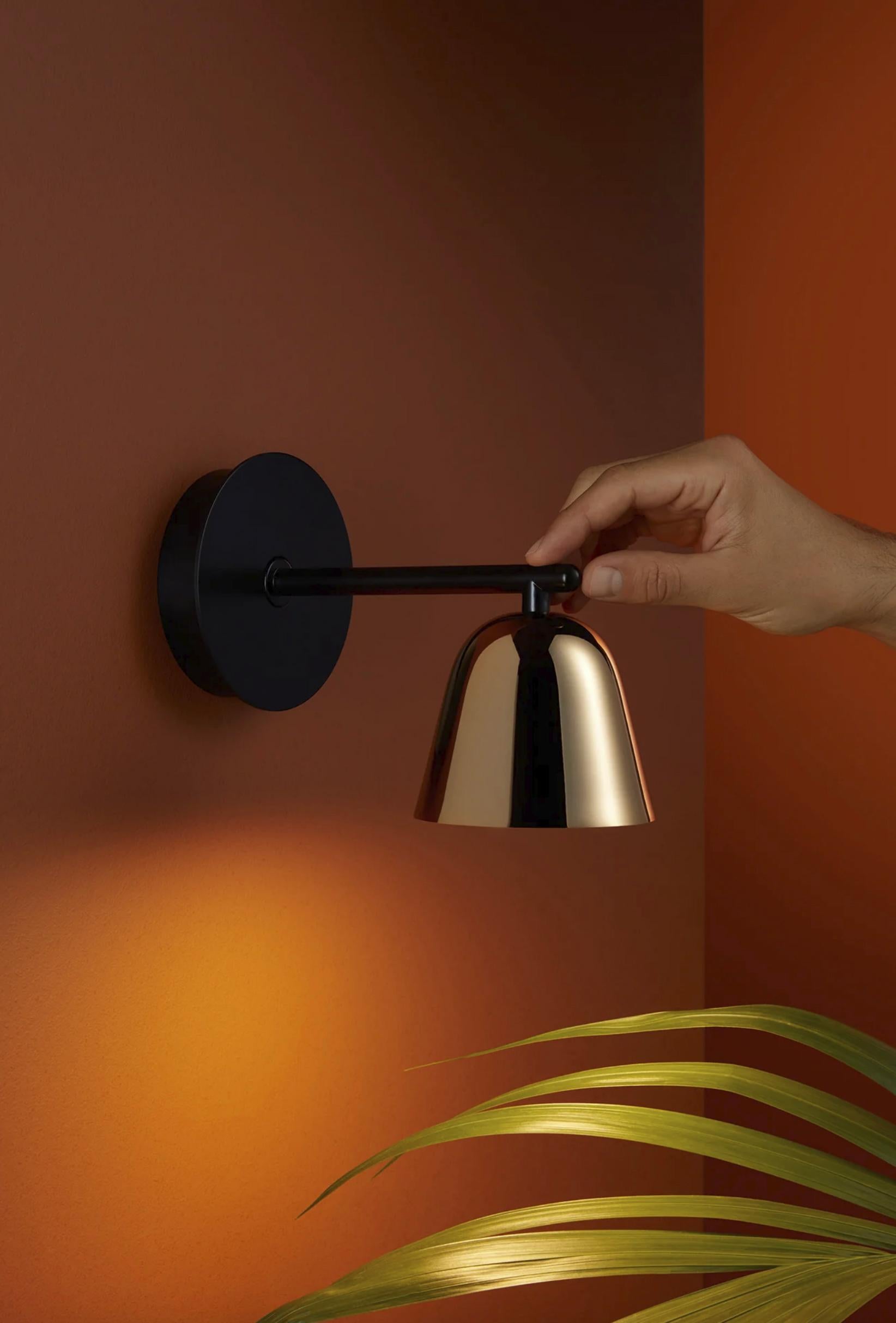 Jaime Hayon Lighto für Parachilna: Wandleuchte „A Black Matte-Gold Glossy Cup“, schwarz, matt im Angebot 3