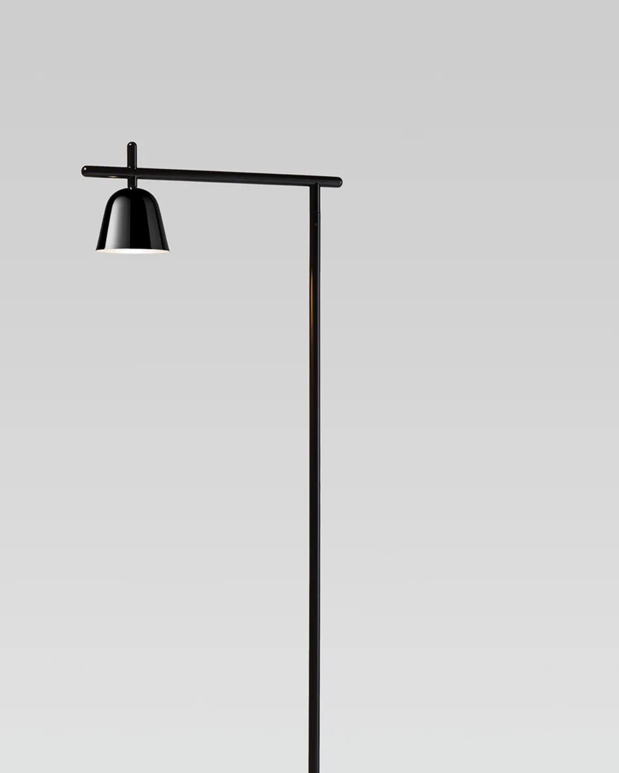 Mid-Century moderno Jaime Hayon Lighto P Floor Black Matte- Lampada a tazza nera cromata per Parachilna in vendita