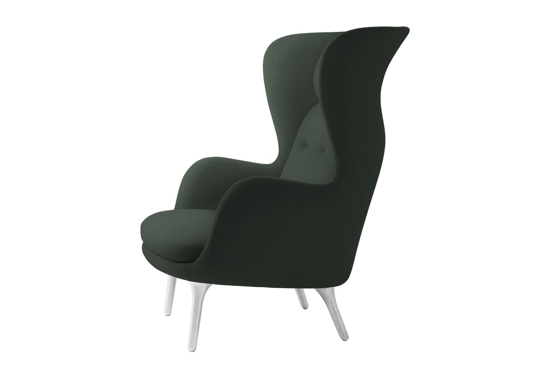 Fruit de la dernière collaboration entre Fritz Hansen et Jaime Hayon, la chaise longue Fred™ trouve l'équilibre parfait entre le passé et le futur, faisant du farniente une nouvelle forme d'art.

Parfaitement proportionné avec un cadre solide