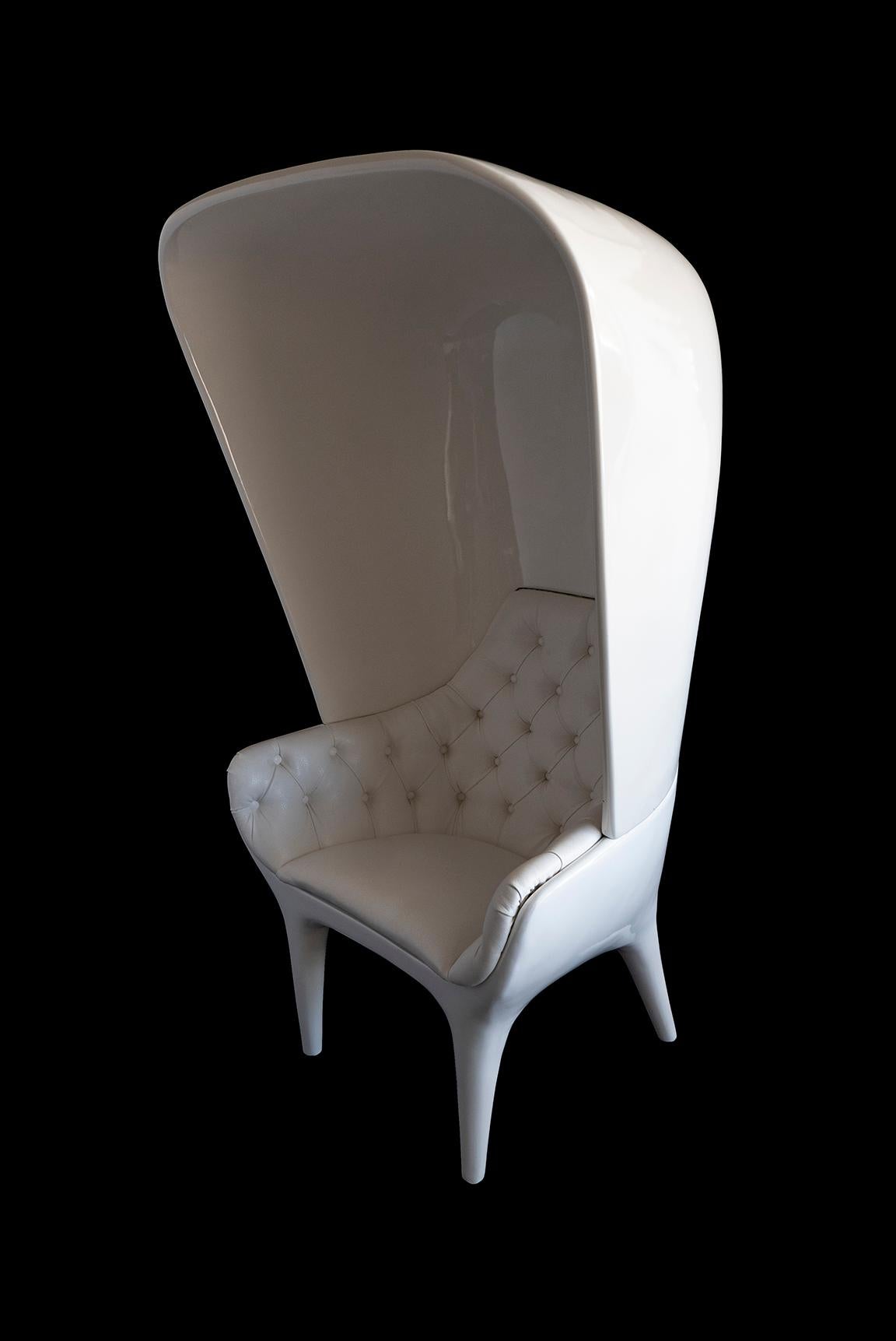 Original poltrona showtime Jaime Hayon chair. Made in Barcelona. 2006. Lacquered polyethylene and leather.