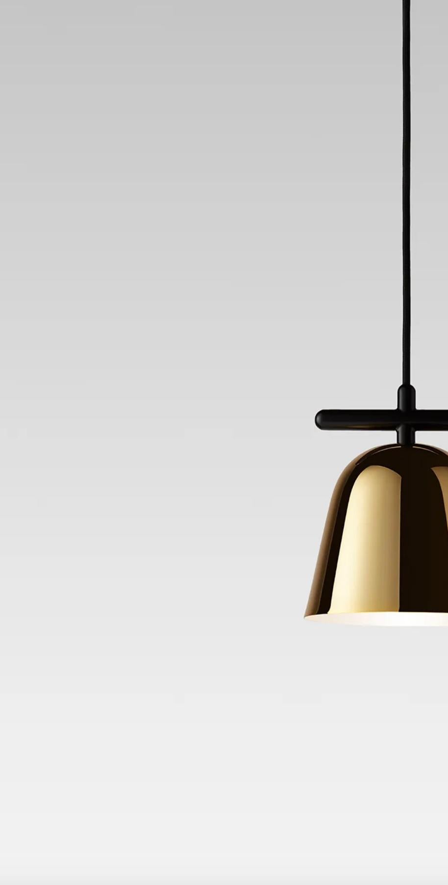 Mid-Century moderno Jaime Hayson Lighto T Gr Lampada a sospensione dorata e lucida per Parachilna in vendita