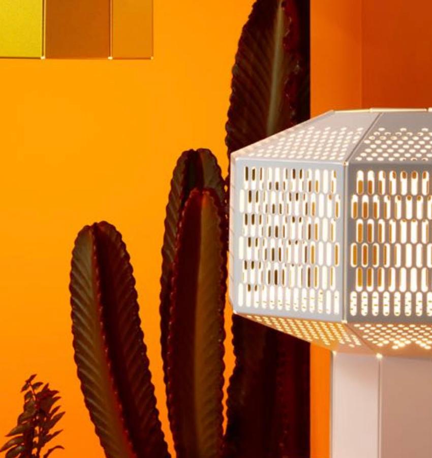 Jaime Hayson Ma-Rock M, weiße Tischlampe für Parachilna, Jaime Hayson im Zustand „Neu“ im Angebot in Barcelona, Barcelona