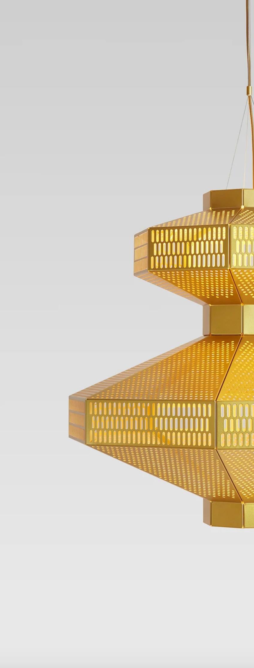 Jaime Hayson Ma-Rock T Gr Goldene Hängeleuchte für Parachilna, Jaime Hayson (Moderne der Mitte des Jahrhunderts) im Angebot