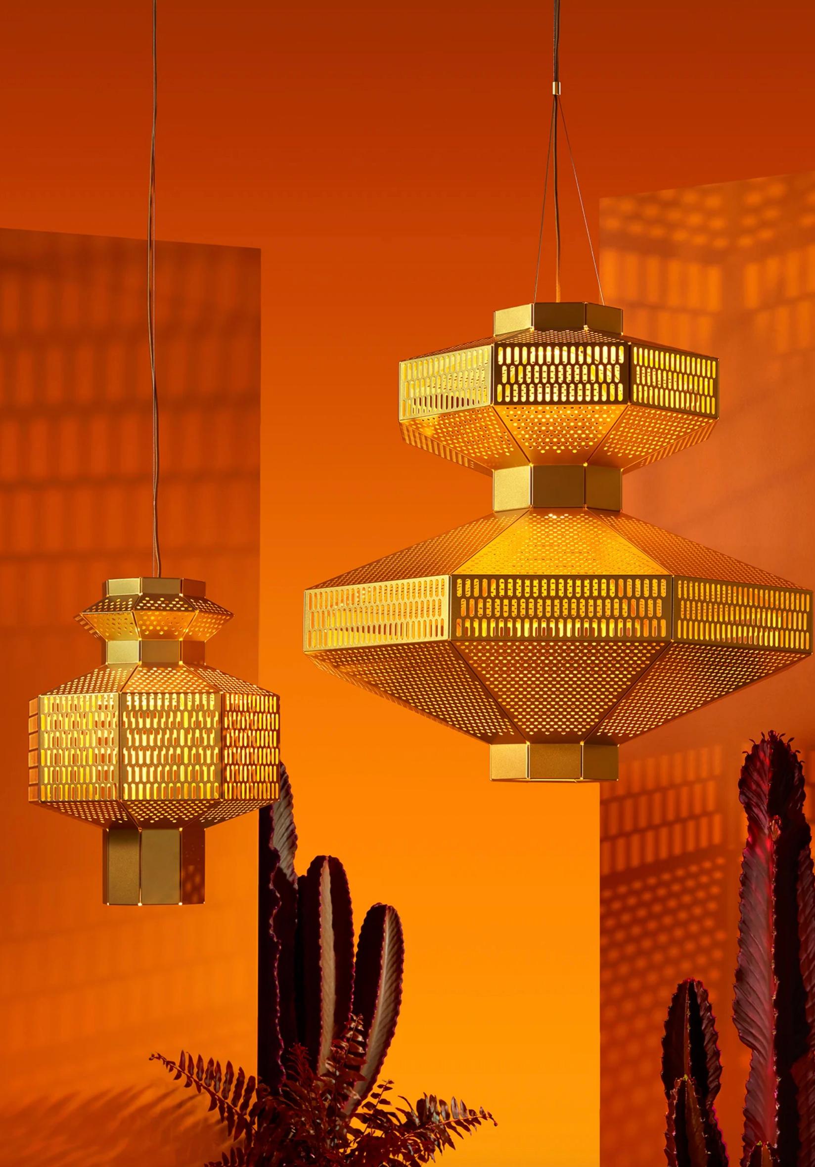 Lampe à suspension dorée Ma-Rock T Gr de Jaime Hayson pour Parachilna en vente 2