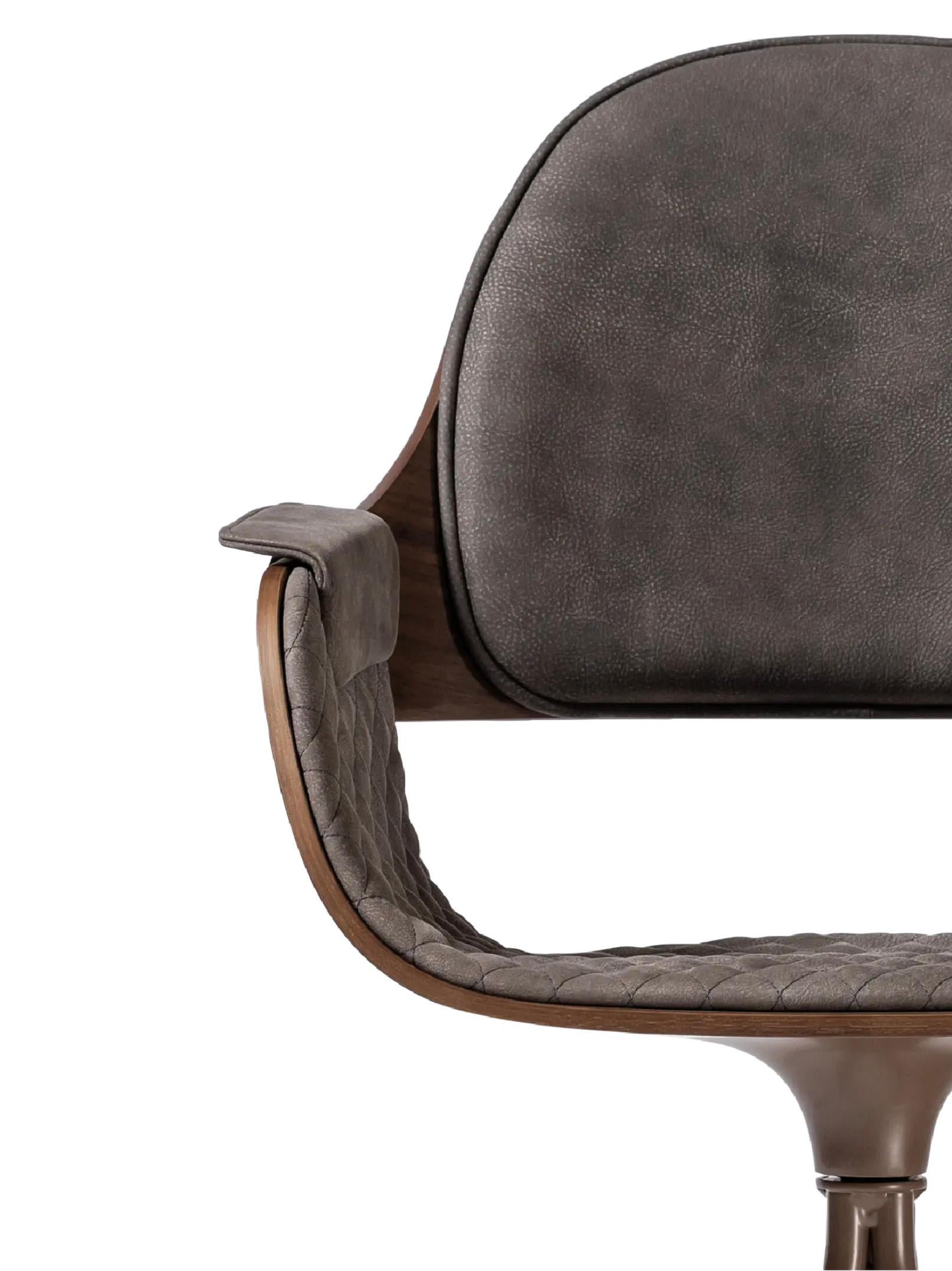 Jaime Hayson Swivel Legs Upholstered Nabuk Showtime Nude Chair For Bd Barcelona For Sale 2