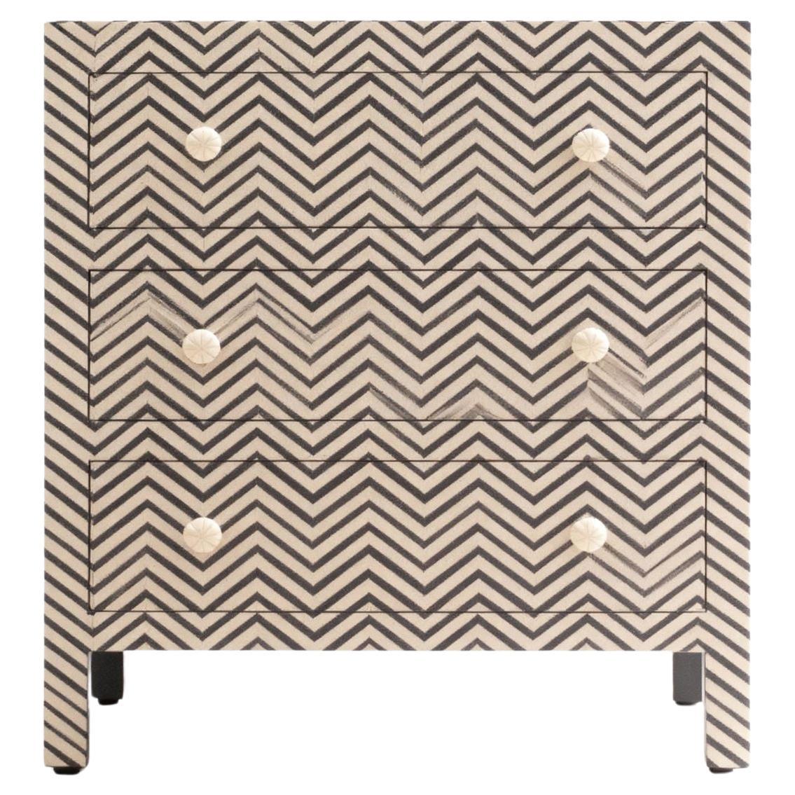 Cassettone Jaipur Chevron con intarsio in osso di House of Jaipur