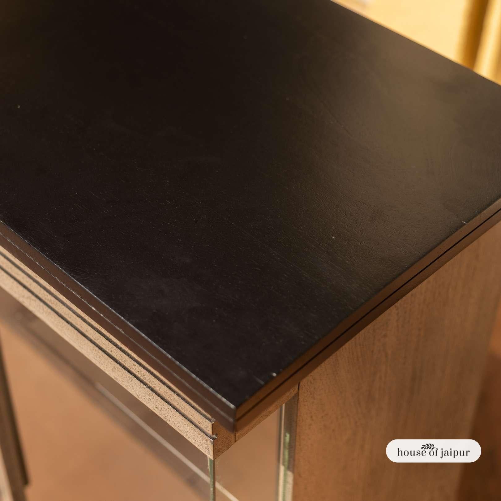 Jaipur Distressed Linea Buffet - Linea Collection'S di House of Jaipur In condizioni Nuovo in vendita a New York, NY