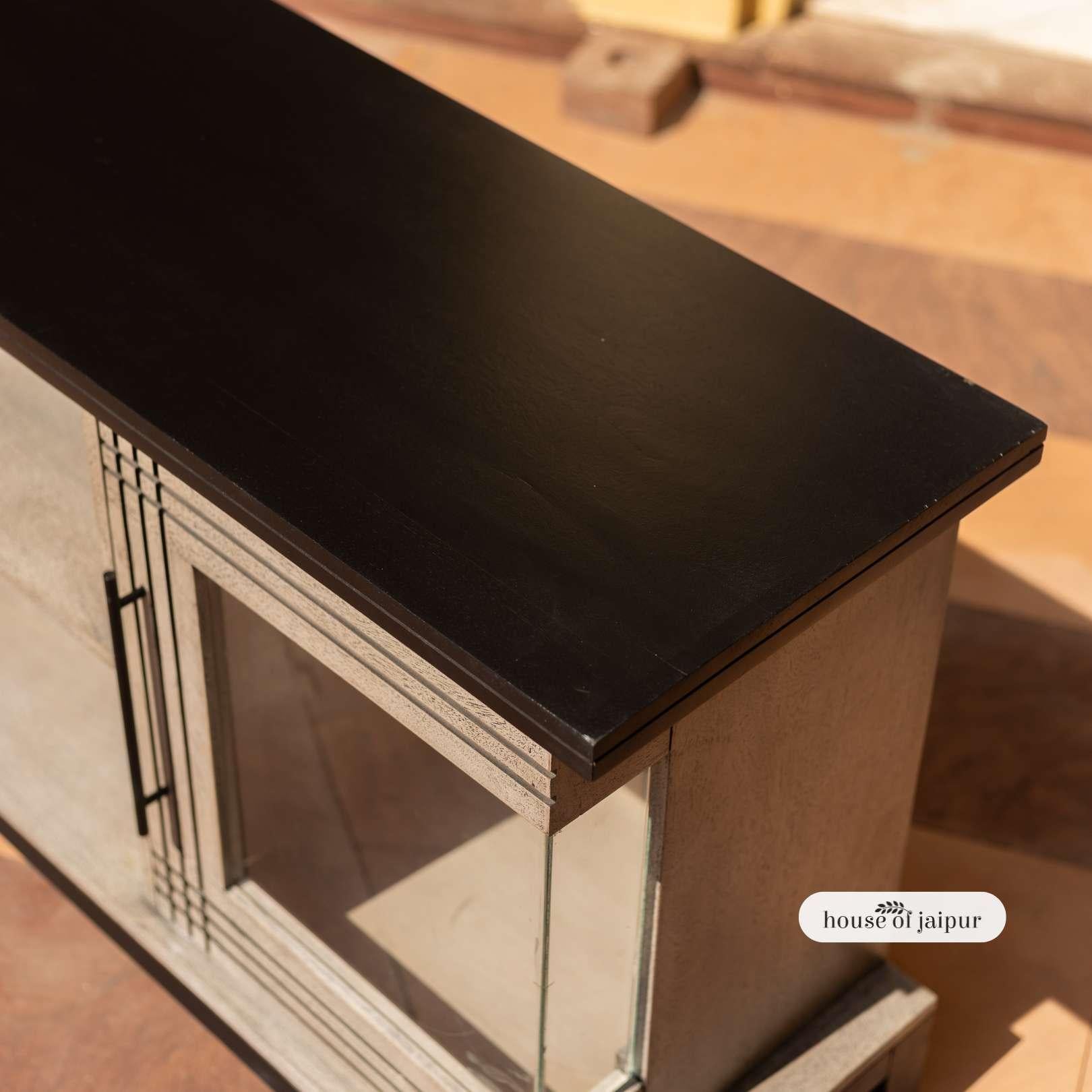 Vetro Jaipur Distressed Linea Media Console - Linea Collection'S di House of Jaipur in vendita