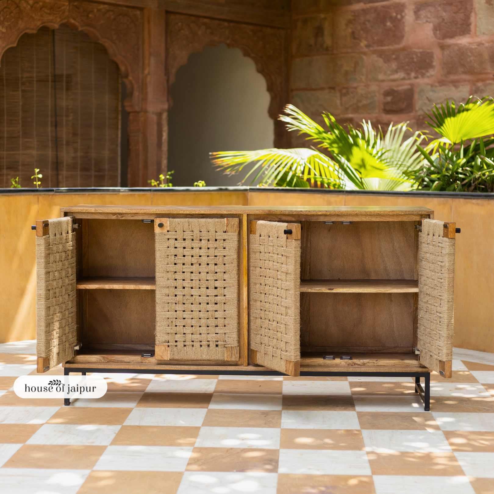 Buffet con credenza in iuta intrecciata a mano Jaipur di House of Jaipur In condizioni Nuovo in vendita a New York, NY