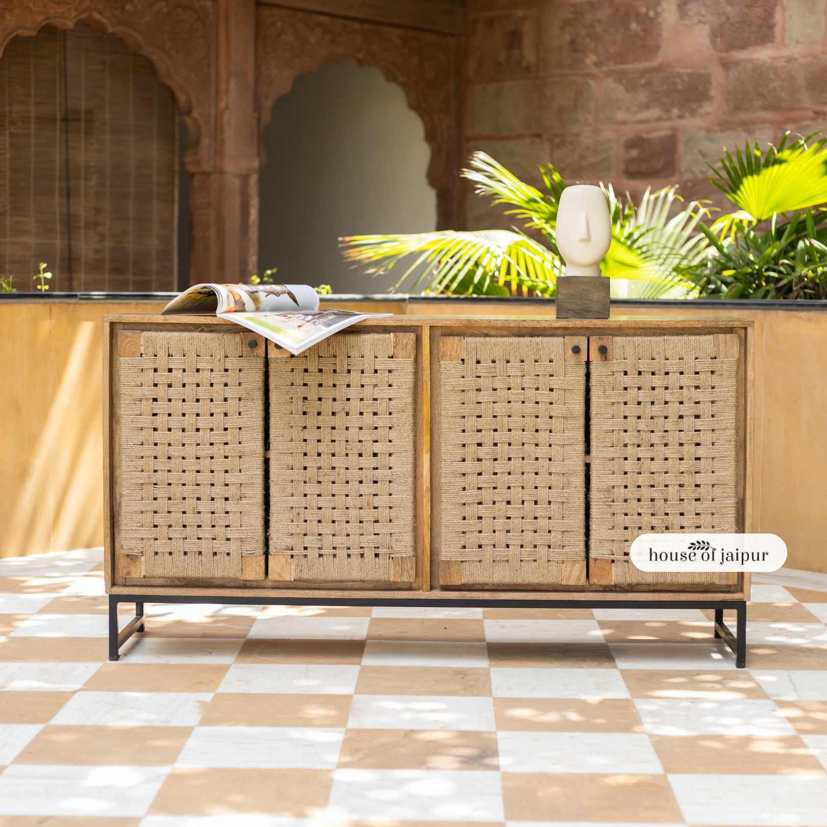 XXI secolo e contemporaneo Buffet con credenza in iuta intrecciata a mano Jaipur di House of Jaipur in vendita