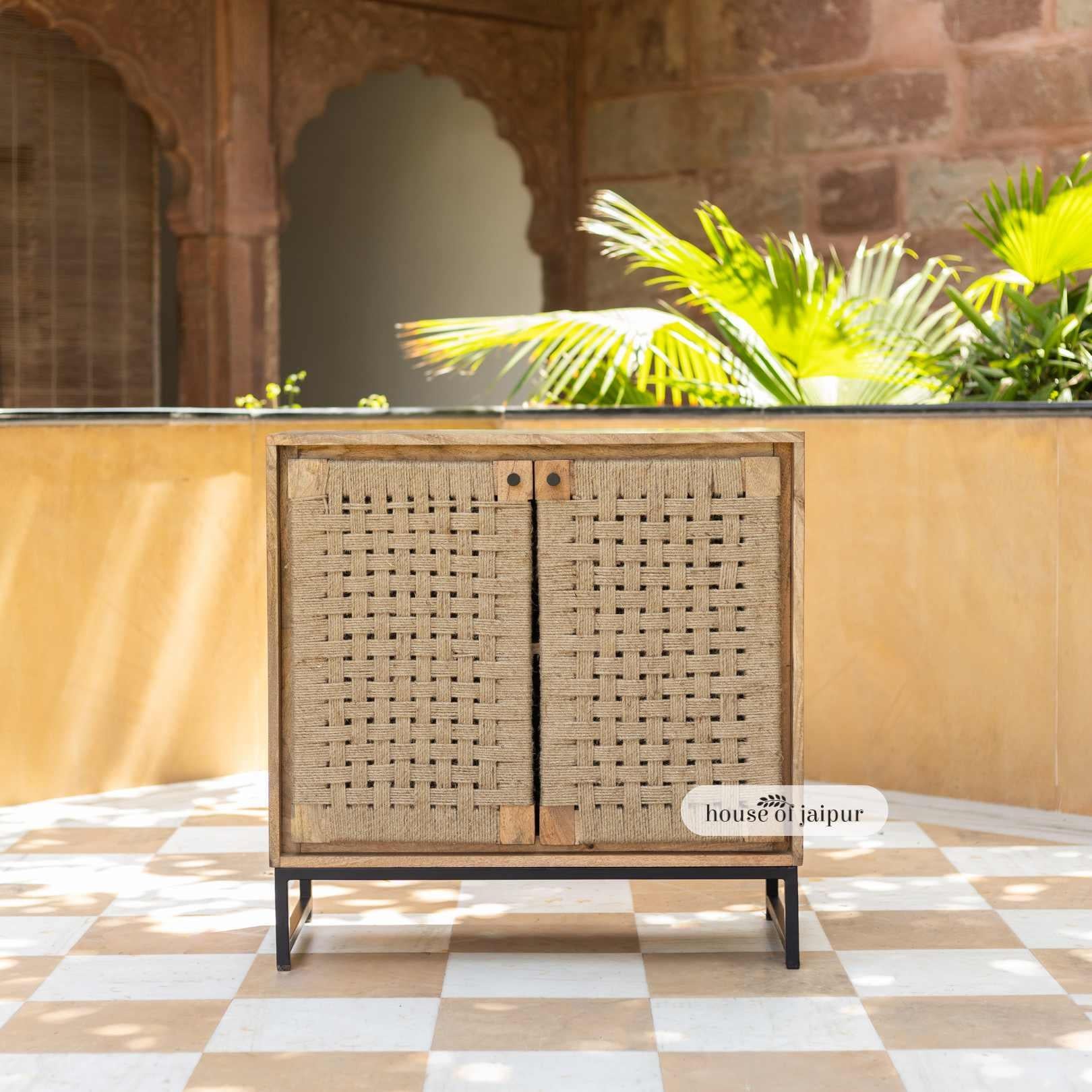 Credenza Jaipur in iuta intrecciata a mano di House of Jaipur In condizioni Nuovo in vendita a New York, NY