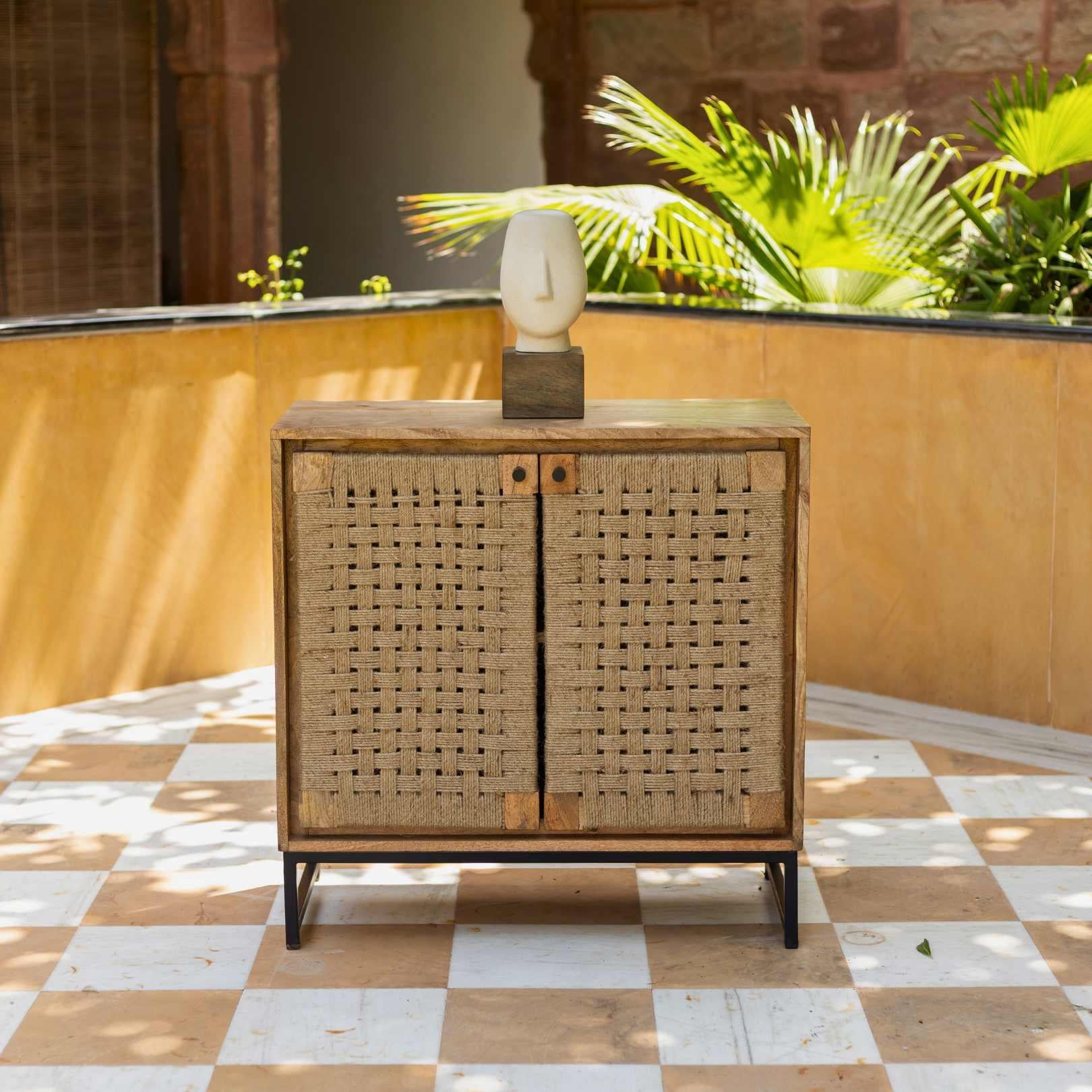 XXI secolo e contemporaneo Credenza Jaipur in iuta intrecciata a mano di House of Jaipur in vendita