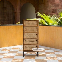 Commode Tallboy en jute tissé à la main par House of Jaipur