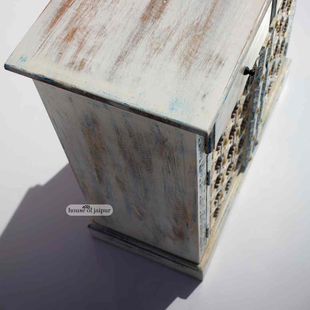 Bohémien Armadietto Jaipur Haveli in teak e ottone recuperato di House of Jaipur in vendita