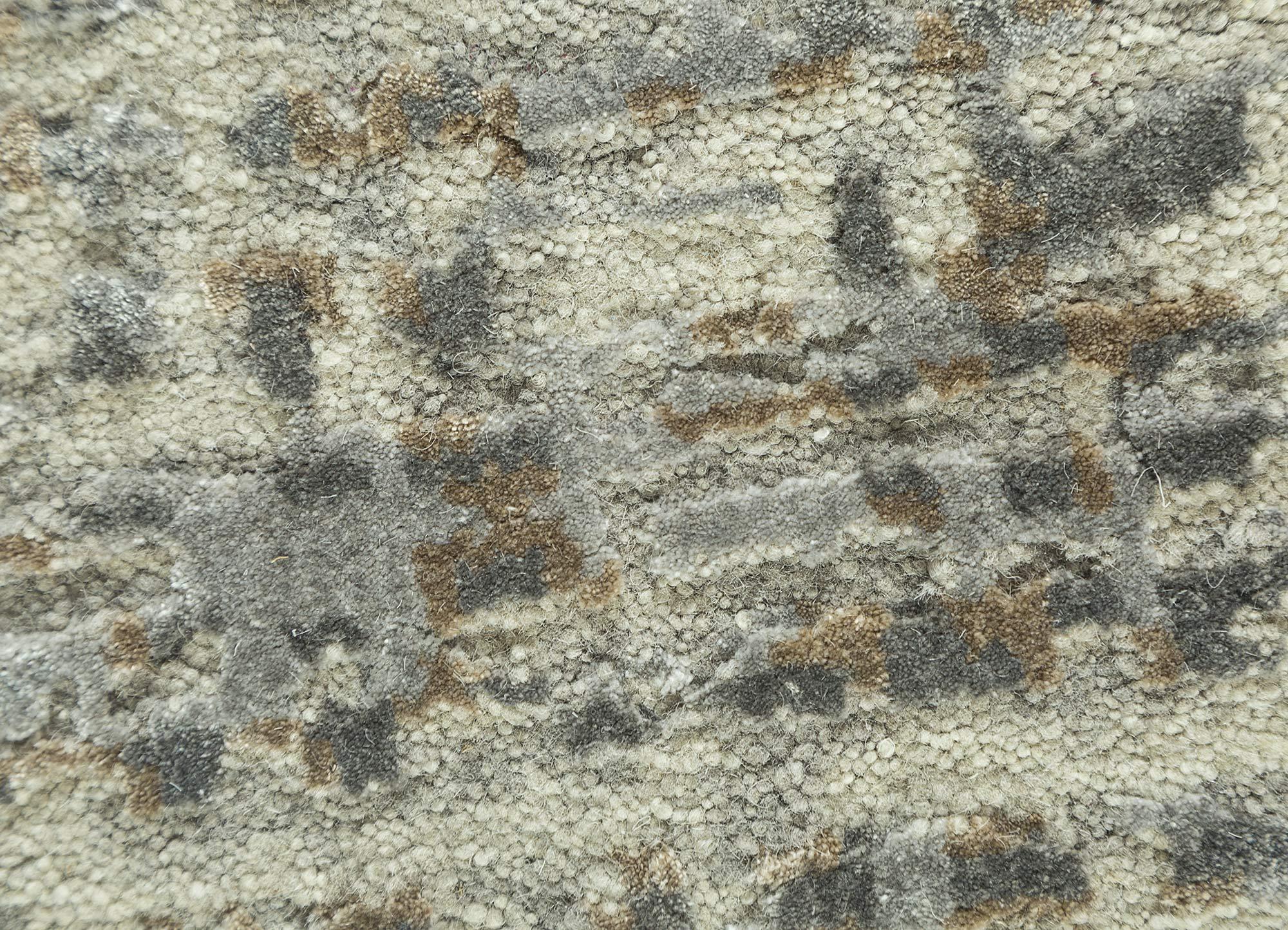 Moderno Tappeto Gentle Overture Antique White Soft Gray 300X420cm annodato a mano in vendita