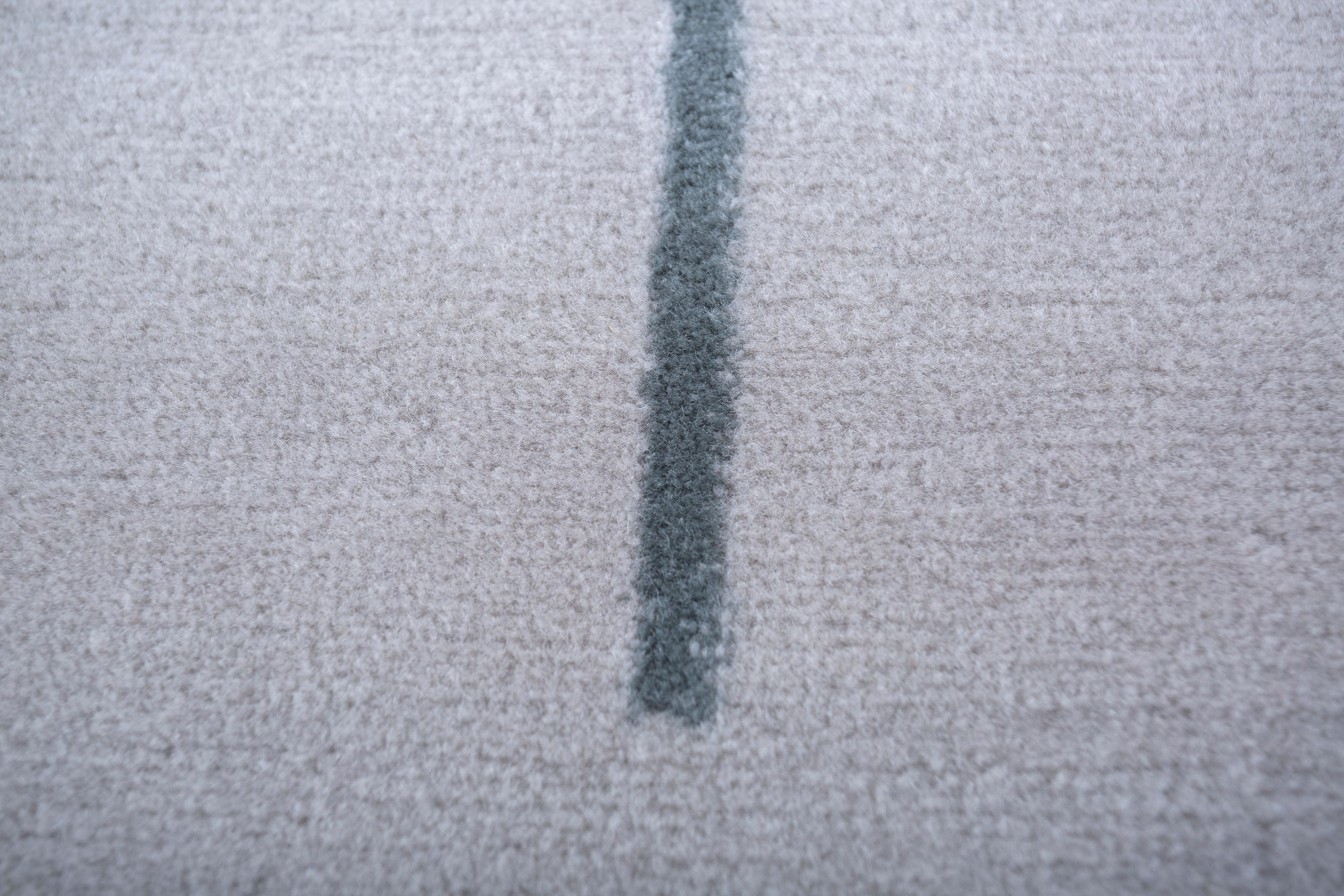 Jaipur Rugs La nostra idea di creare disegni che oscillano perennemente tra complessità e semplicità, tutto nella collezione Sthir indica uno stato di equilibrio e armonia. Dai disegni che disegnano il perfetto equilibrio tra i simboli e le loro