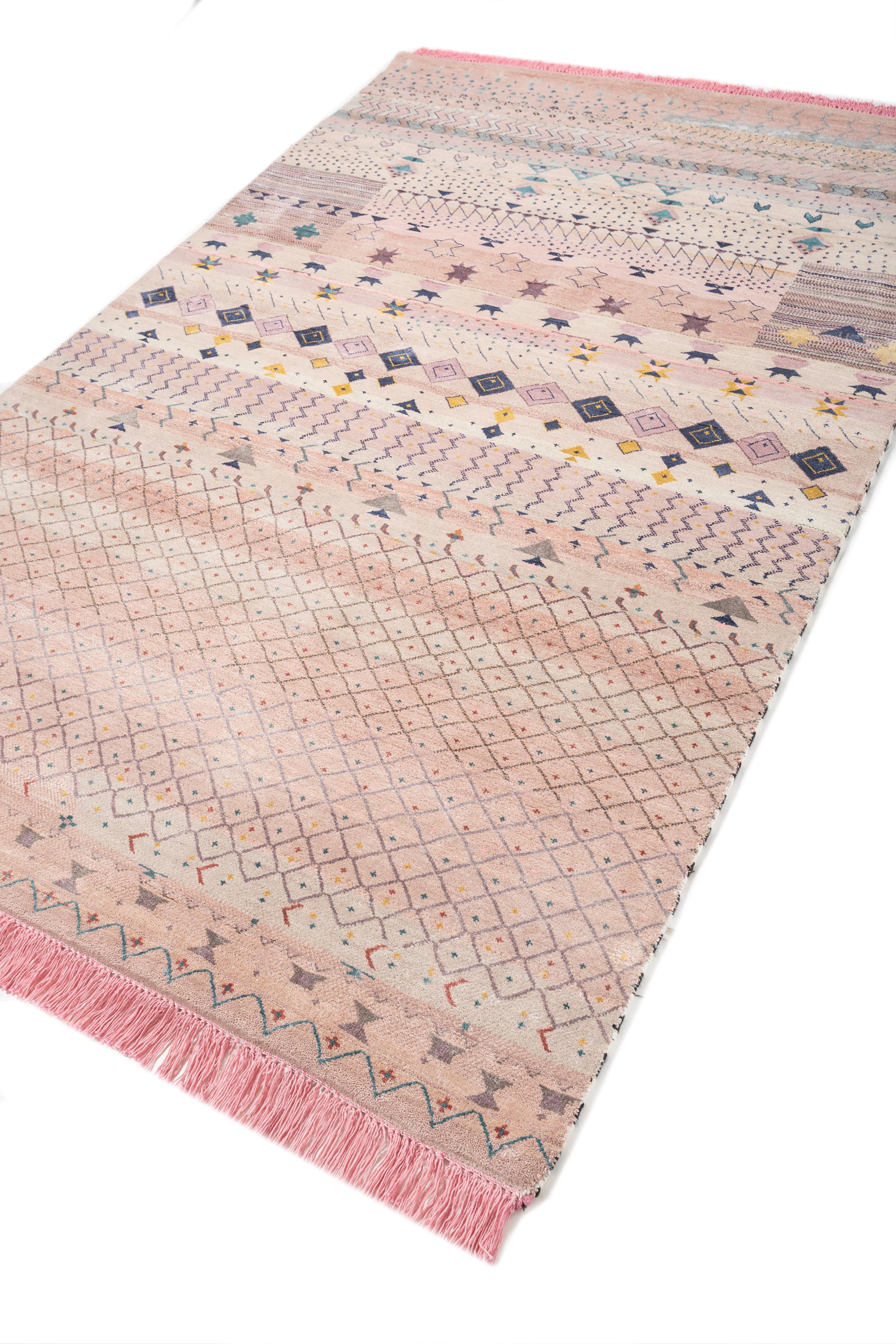 Indiano Tappeto Jaipur Rugs 5x8 piedi annodato a mano in lana e seta di bambù rosa e viola in vendita