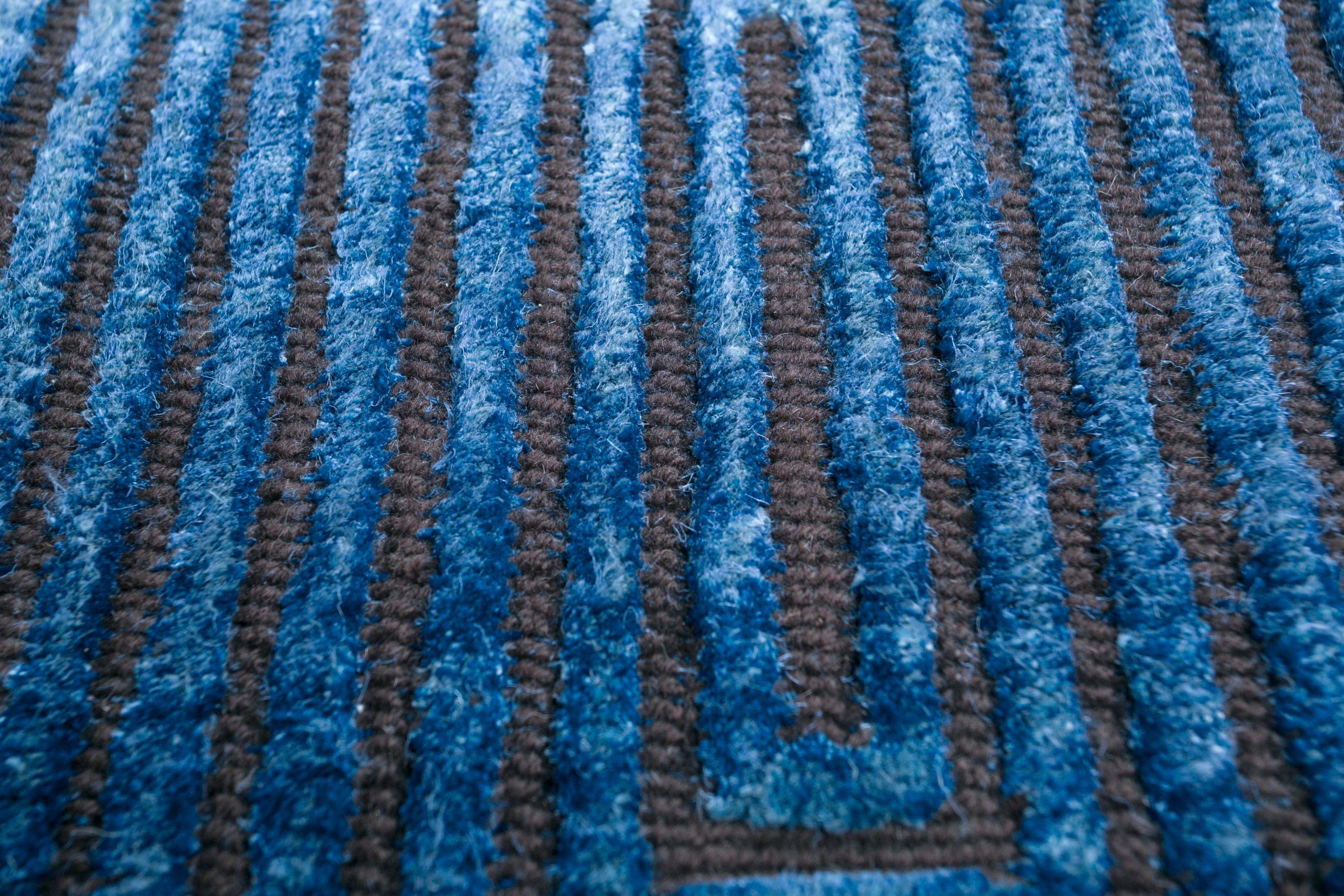 Jaipur Rugs Con la sua palette di colori tono su tono, i tappeti della collezione Azalea risolleveranno immediatamente l'umore di qualsiasi spazio. Questi tappeti in lana e viscosa, annodati a mano, aggiungono calore e comfort ai pavimenti e