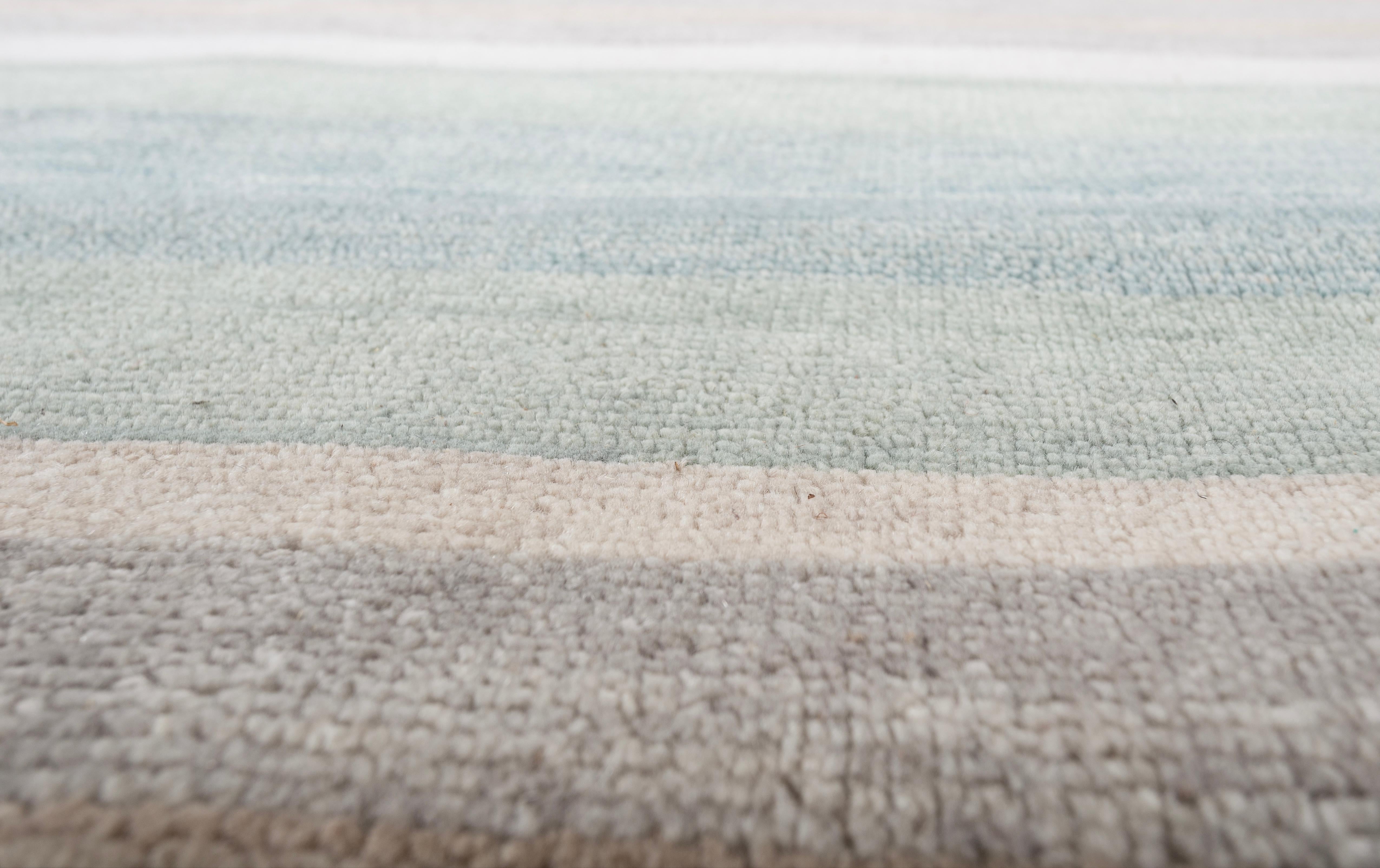 Jaipur Rugs Die Blythe Collection'S bietet Teppiche mit bescheidenem Flor und organischen Mustern, die fließend und harmonisch wirken, und verbindet gekonnt handwerklichen Charme mit zeitgenössischer Raffinesse. Das Farbschema mischt erdige